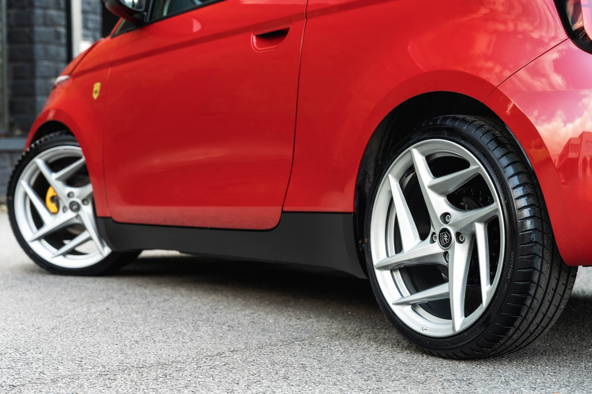 Fiat 500e RED  Designio by KAHN® Gallery Image
