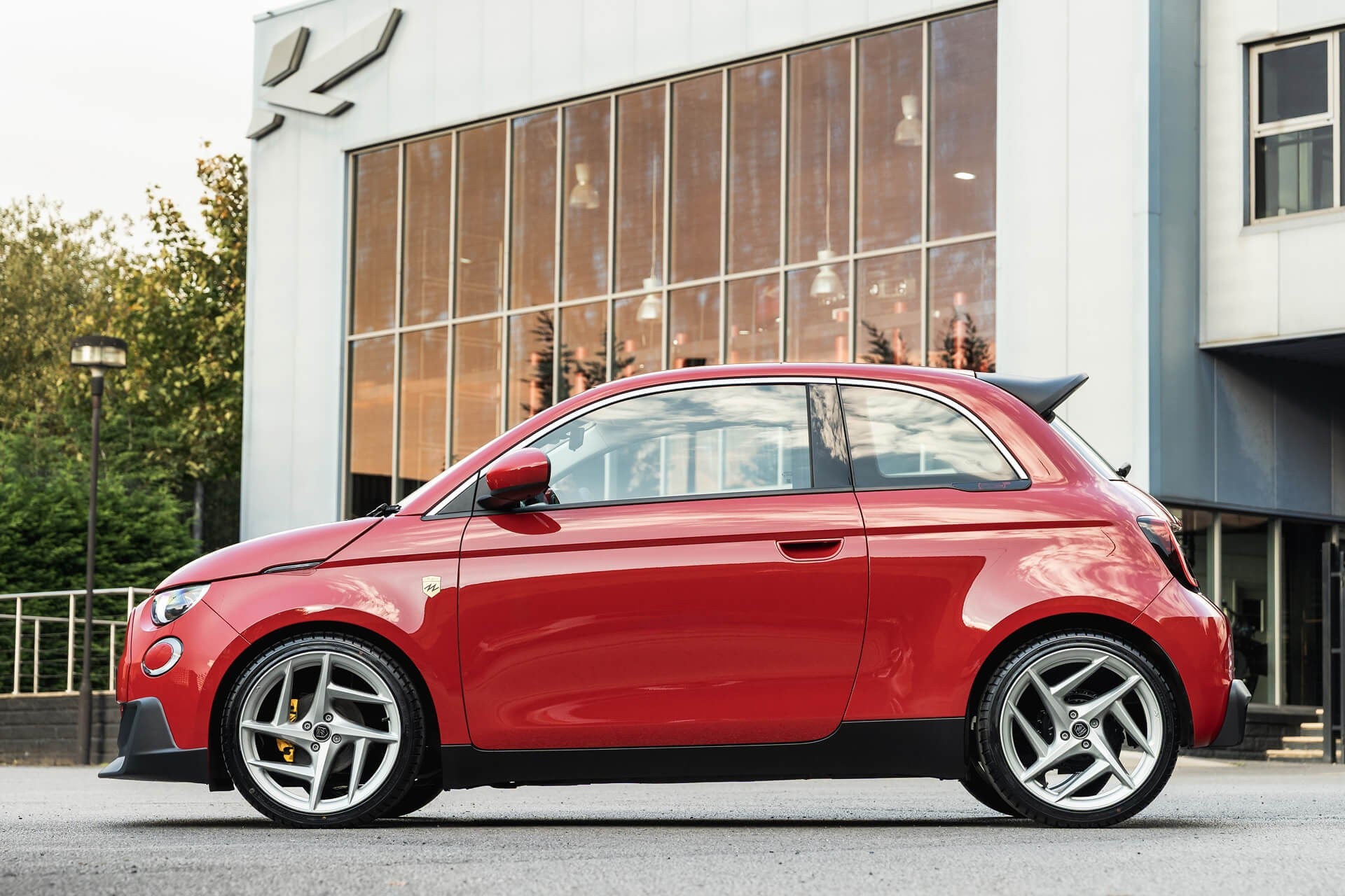 Fiat 500e RED  Designio by KAHN® Gallery Image