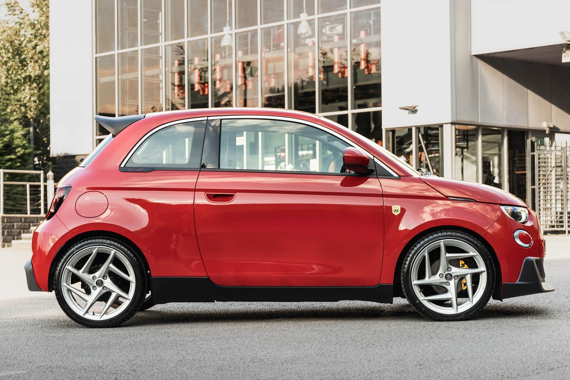 Fiat 500e RED  Designio by KAHN® Gallery Image