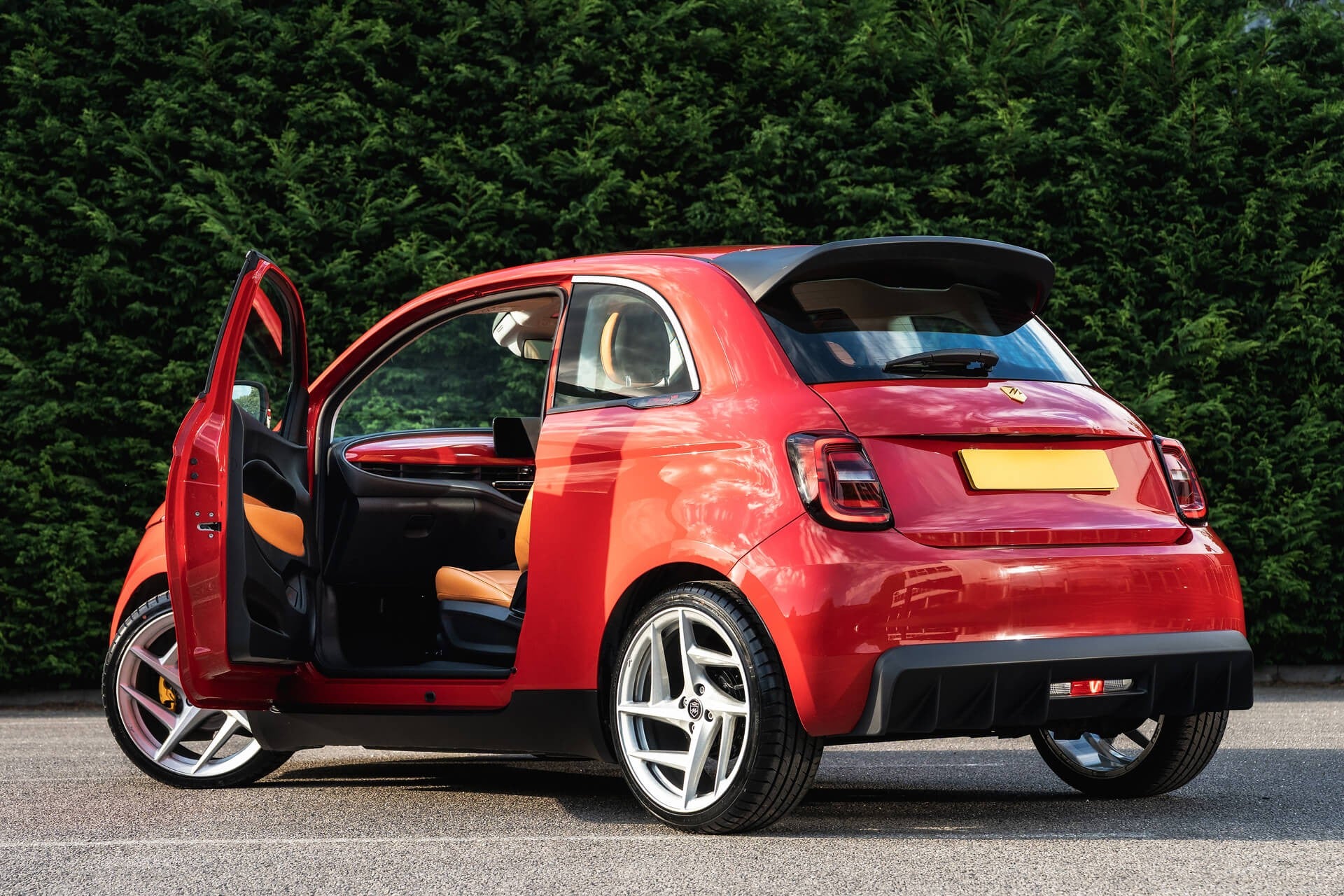 Fiat 500e RED  Designio by KAHN® Gallery Image