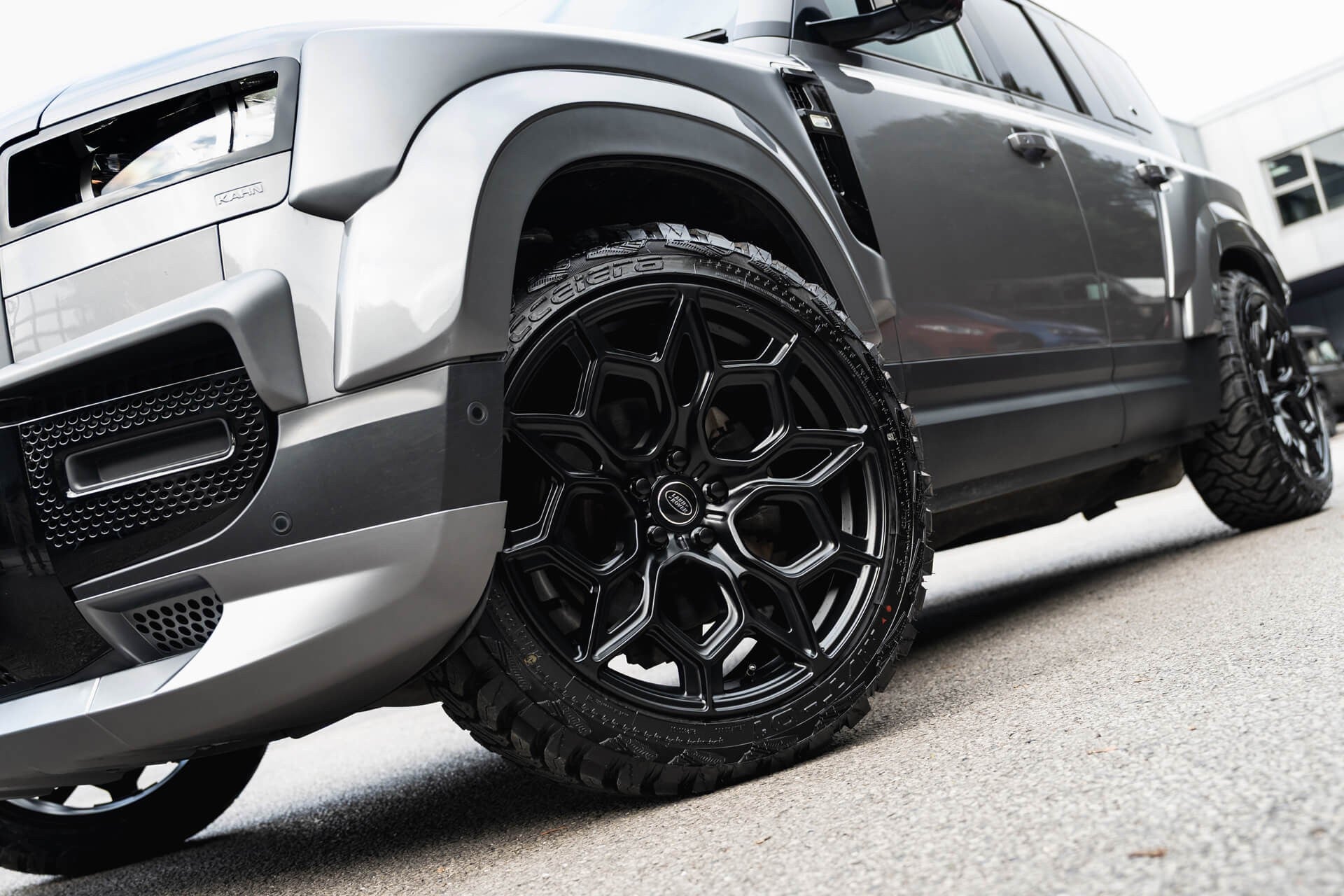 Land Rover Defender 110 7 Seat Gallery Image