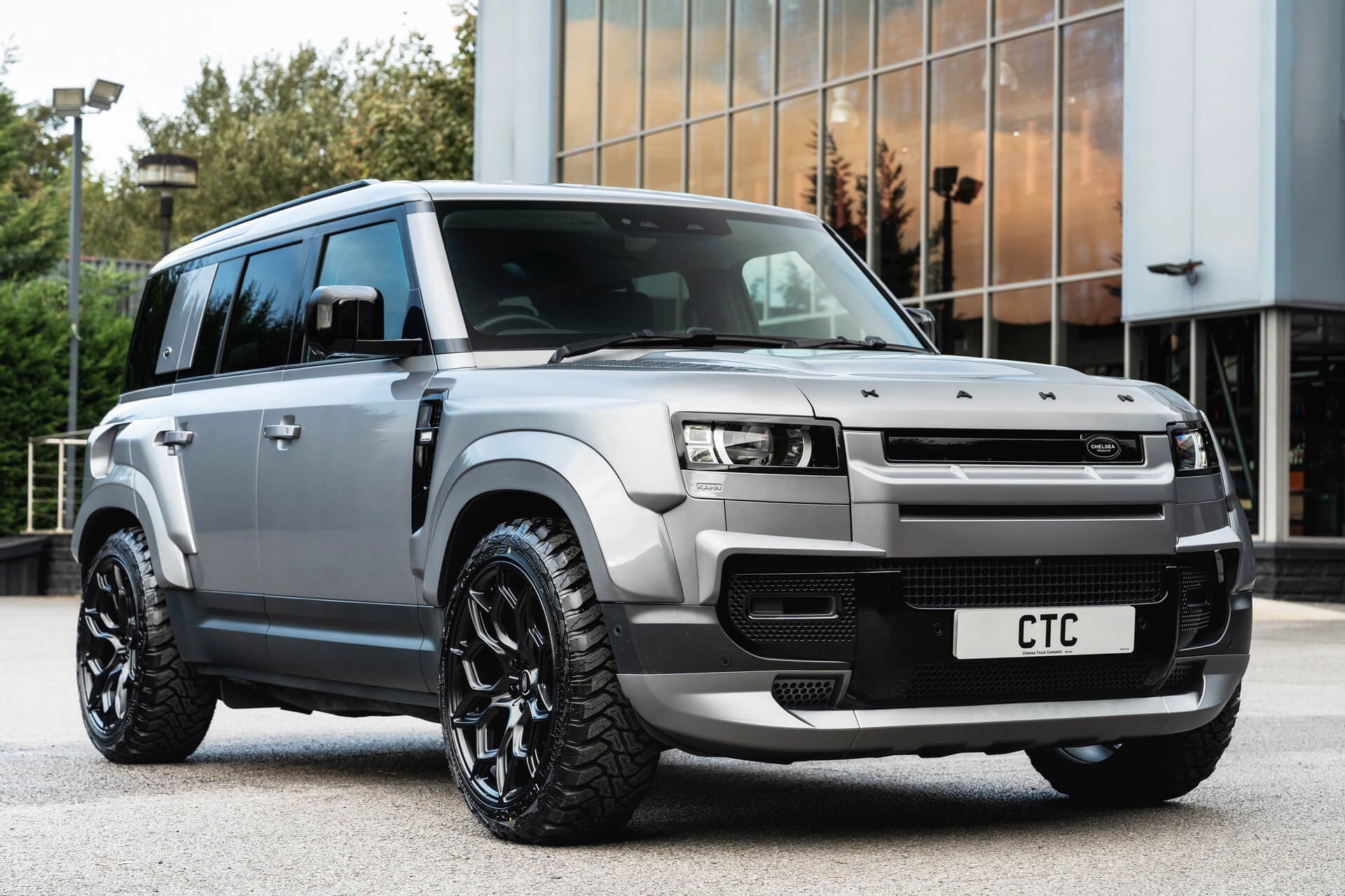 Land Rover Defender 110 7 Seat Gallery Image