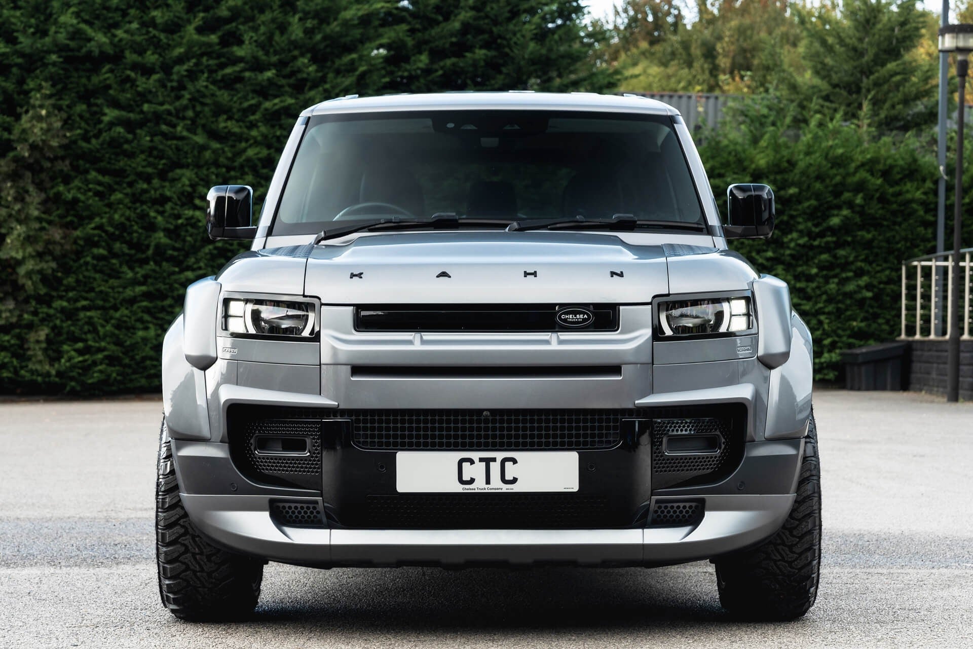 Land Rover Defender 110 7 Seat Gallery Image