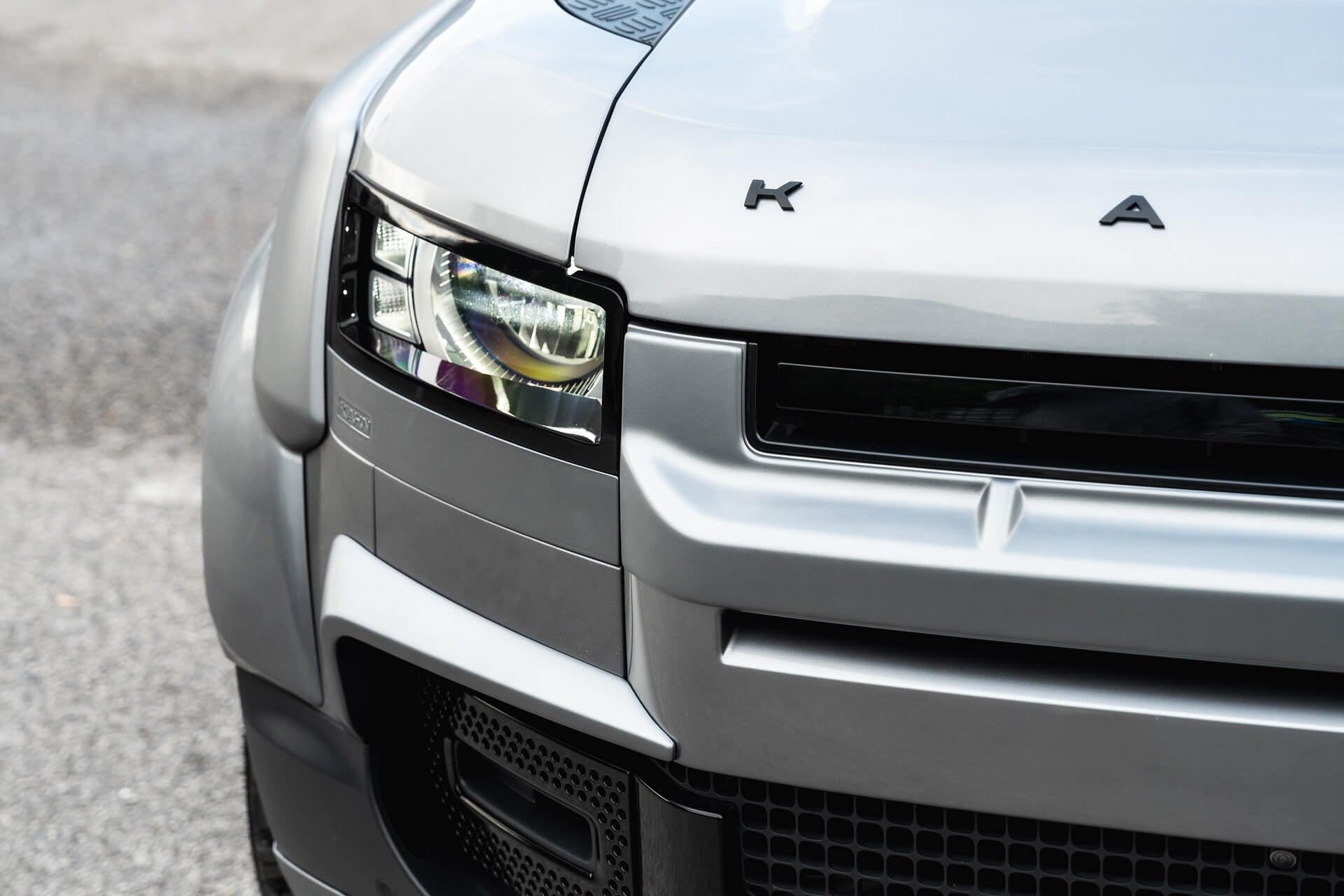 Land Rover Defender 110 7 Seat Gallery Image