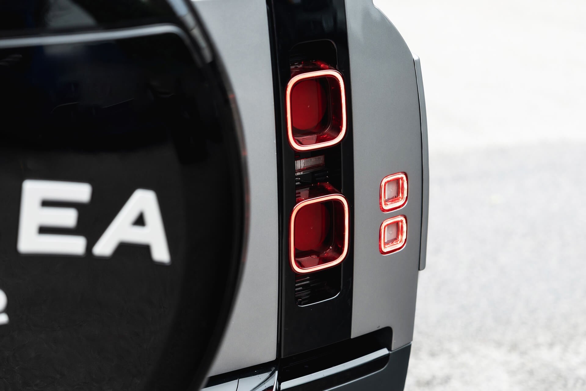 Land Rover Defender 110 7 Seat Gallery Image