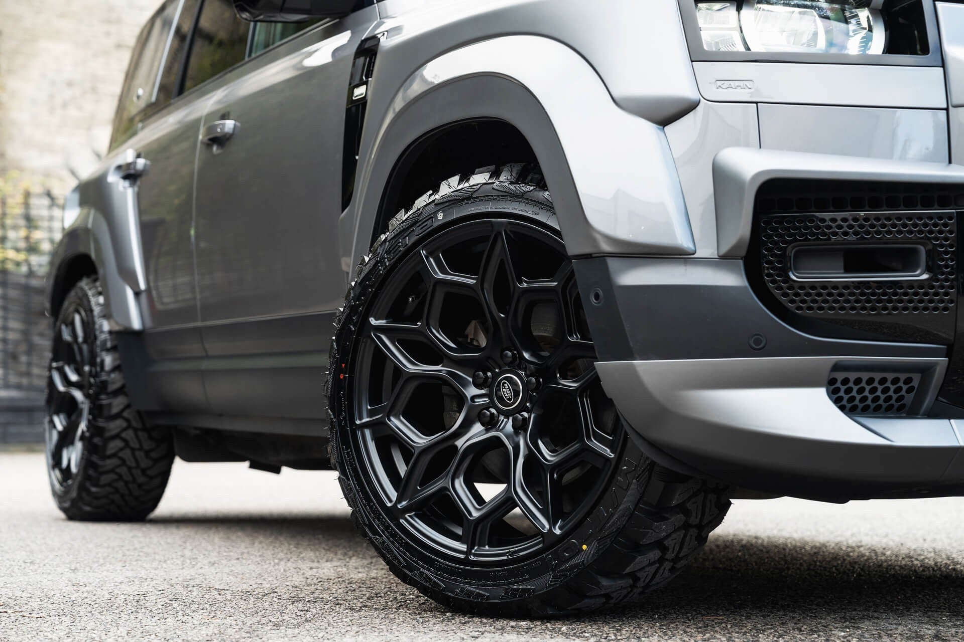 Land Rover Defender 110 7 Seat Gallery Image