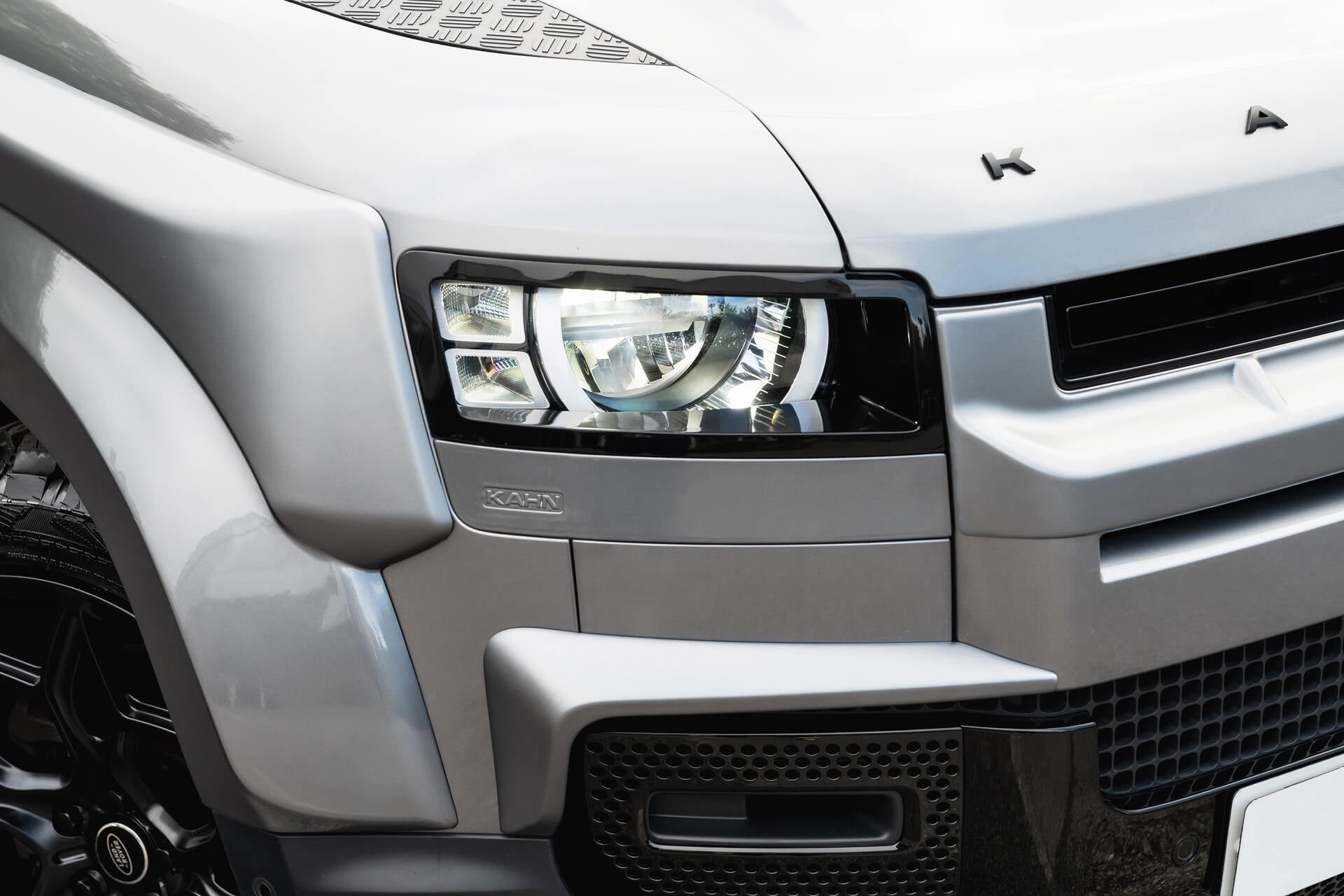 Land Rover Defender 110 7 Seat Gallery Image