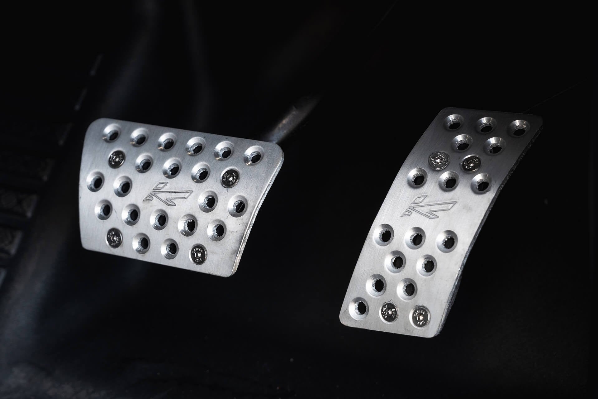 Land Rover Defender 110 7 Seat Gallery Image