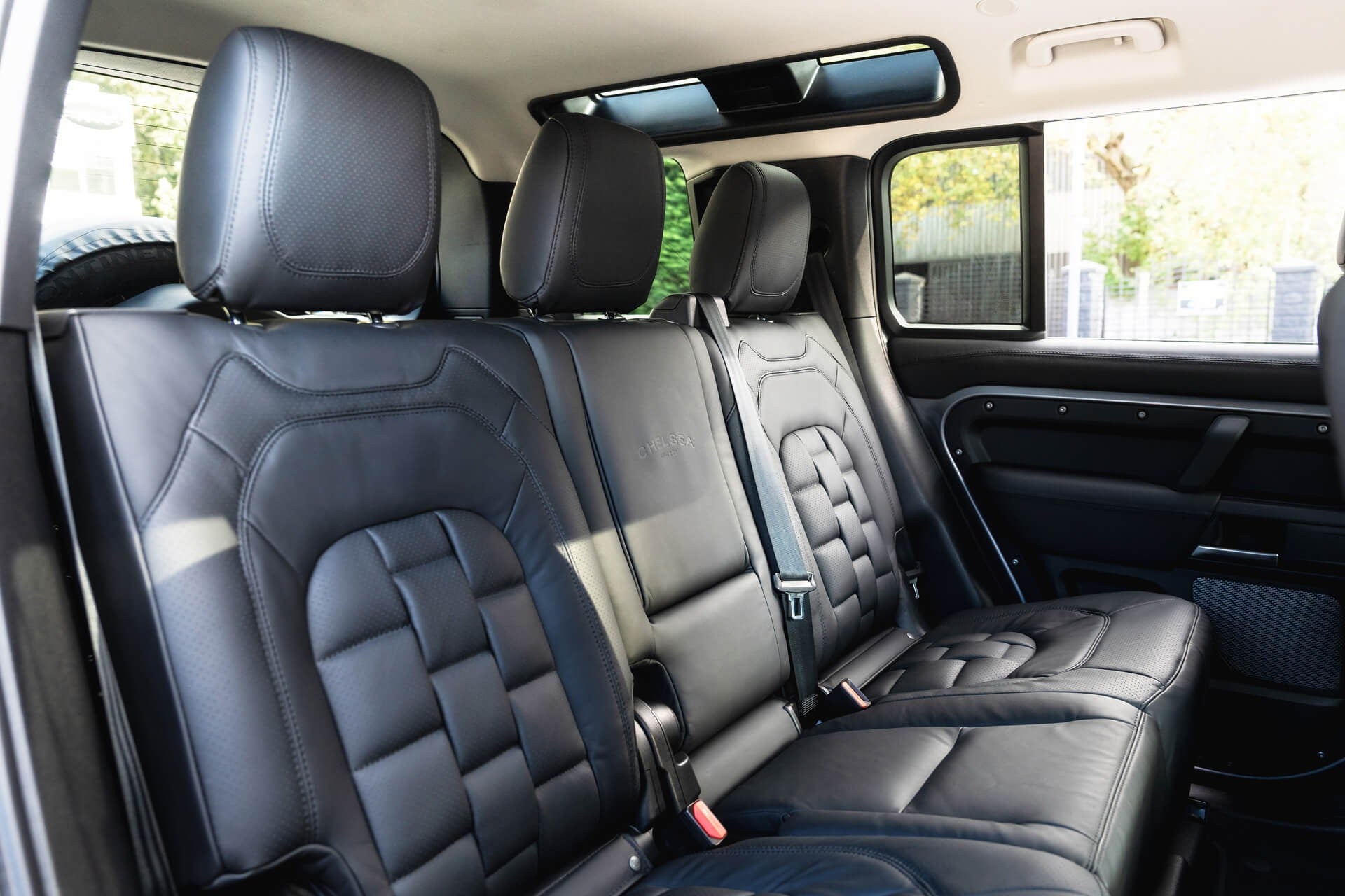 Land Rover Defender 110 7 Seat Gallery Image