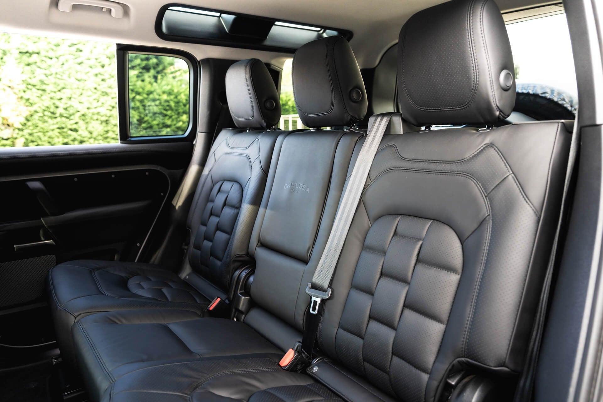 Land Rover Defender 110 7 Seat Gallery Image