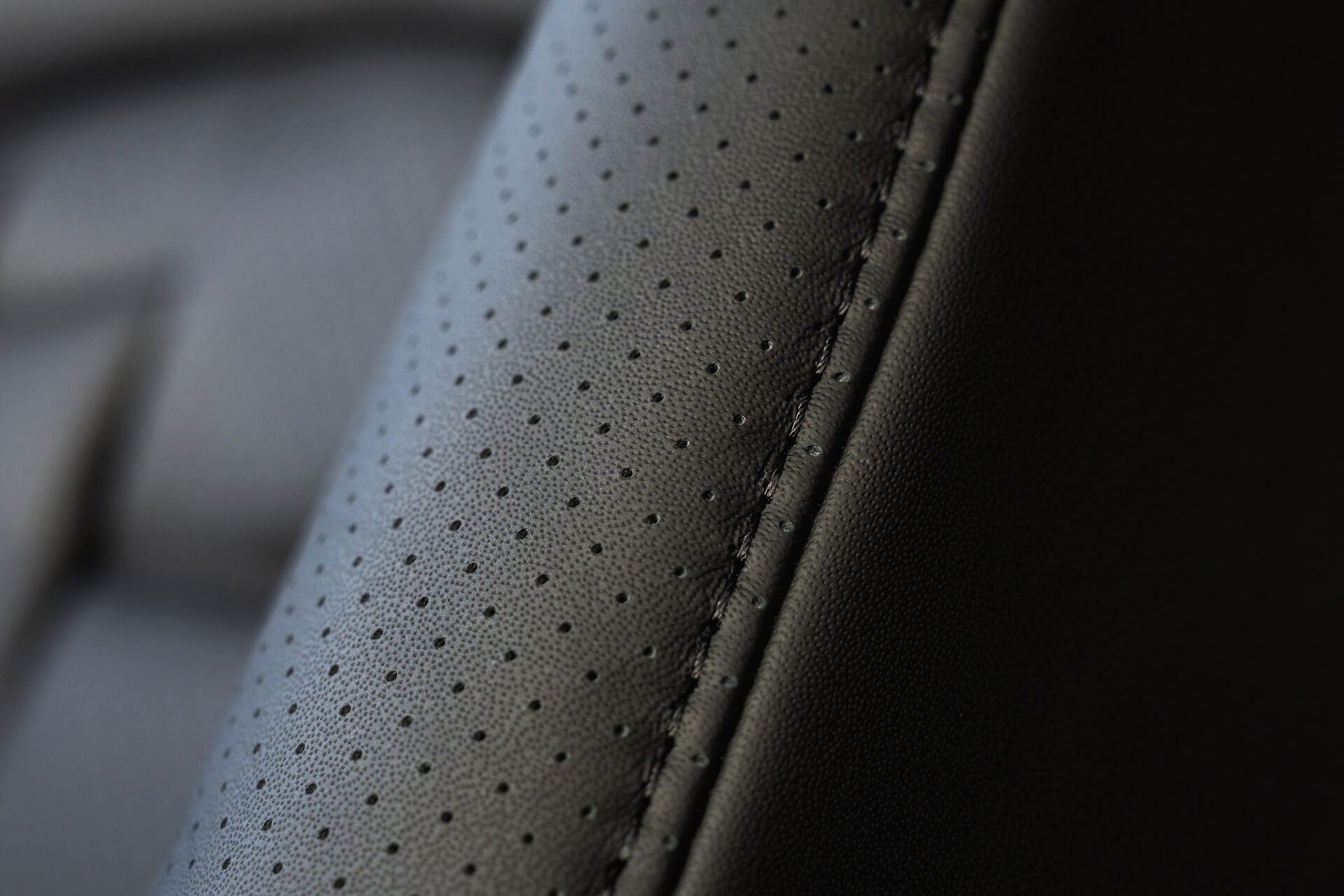 Land Rover Defender 110 7 Seat Gallery Image