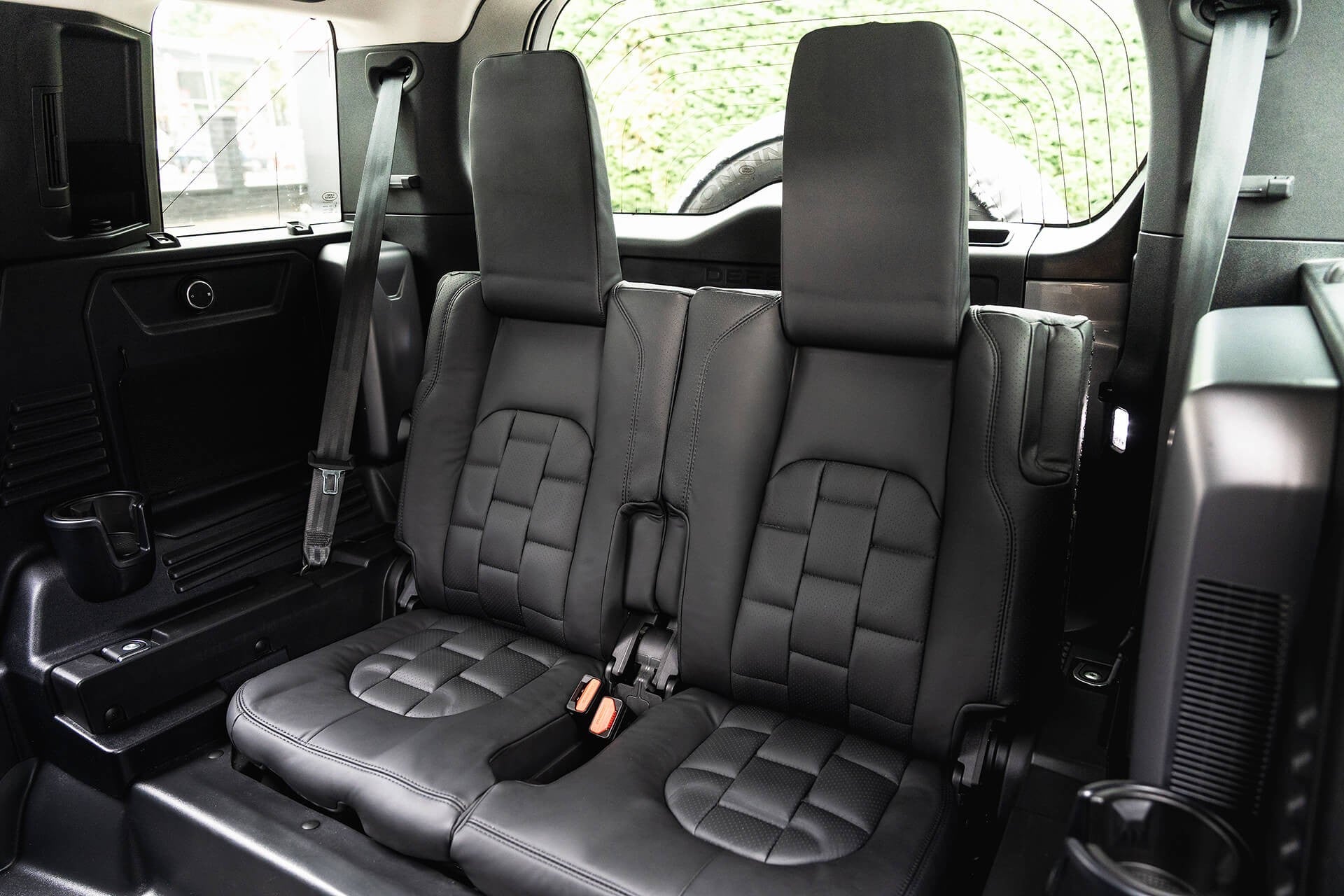 Land Rover Defender 110 7 Seat Gallery Image