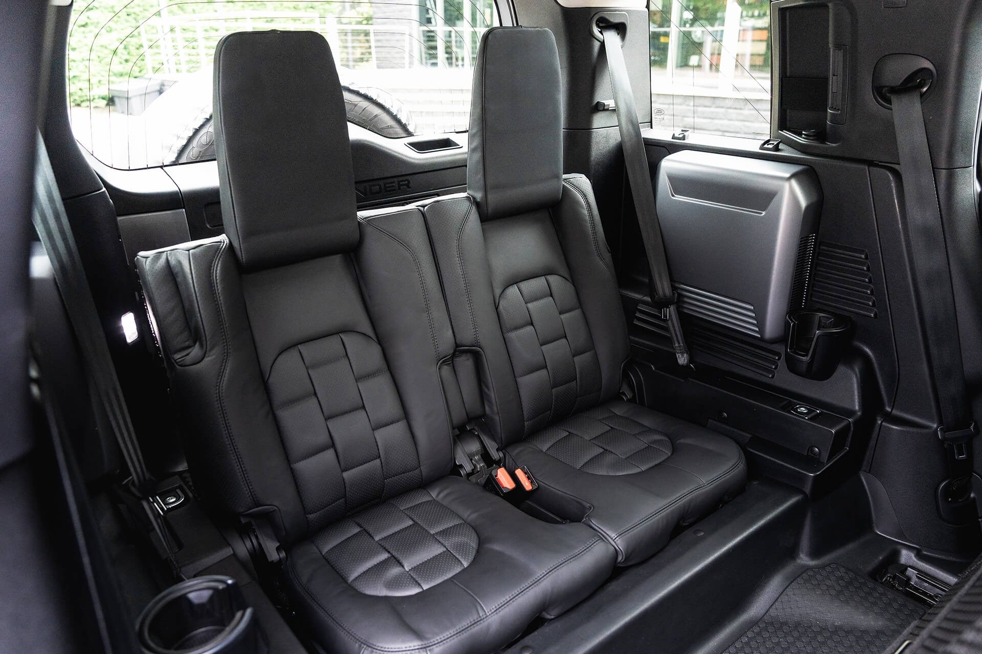 Land Rover Defender 110 7 Seat Gallery Image