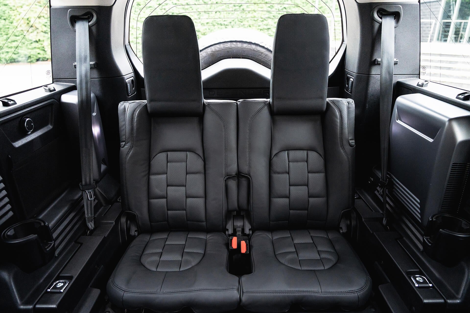 Land Rover Defender 110 7 Seat Gallery Image