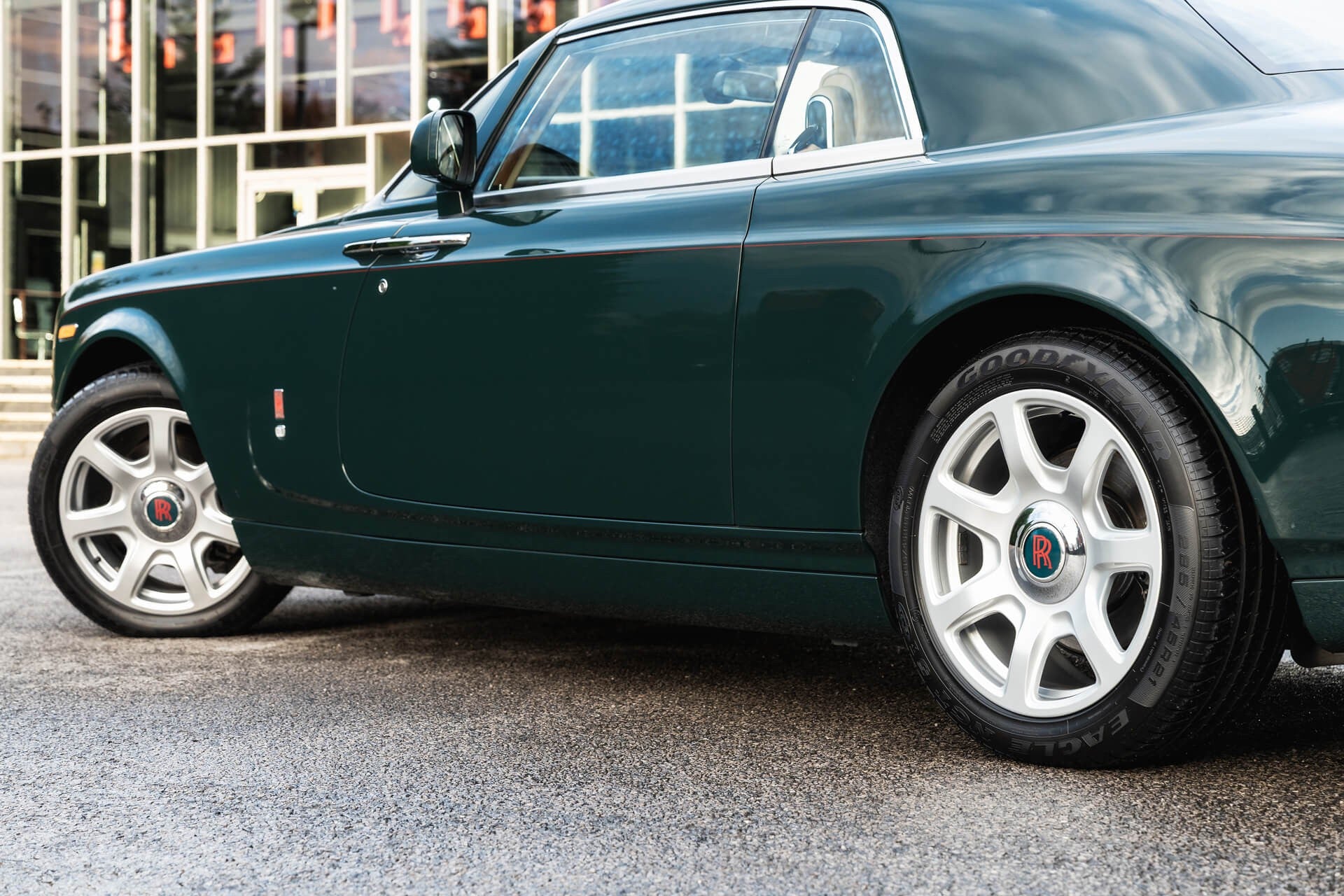 Rolls Royce Phantom 6.7 V12 Coupe Gallery Image