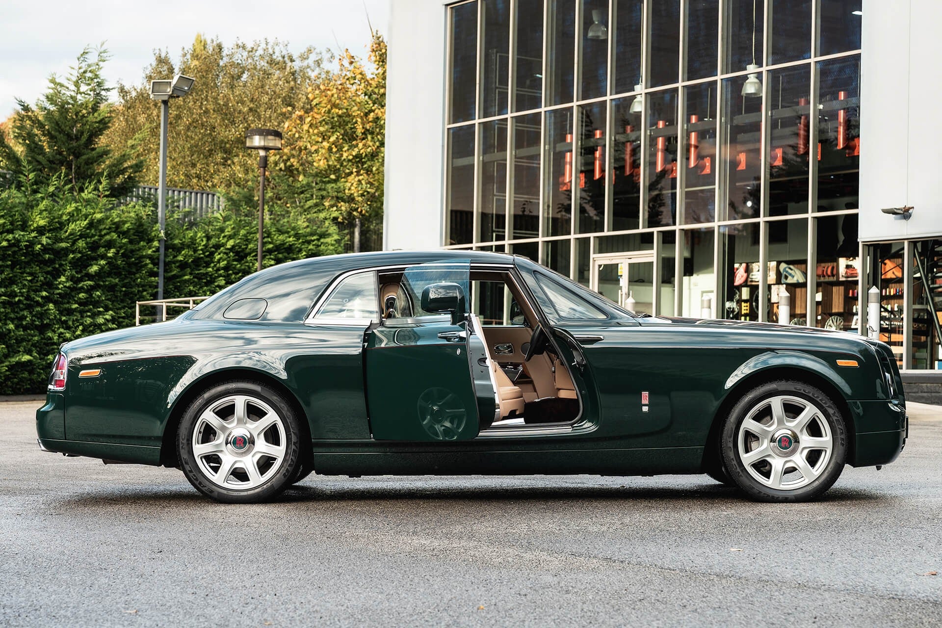 Rolls Royce Phantom 6.7 V12 Coupe Gallery Image