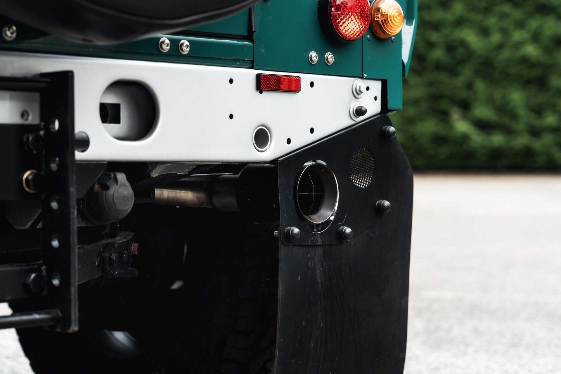 Land Rover Defender Gallery Image