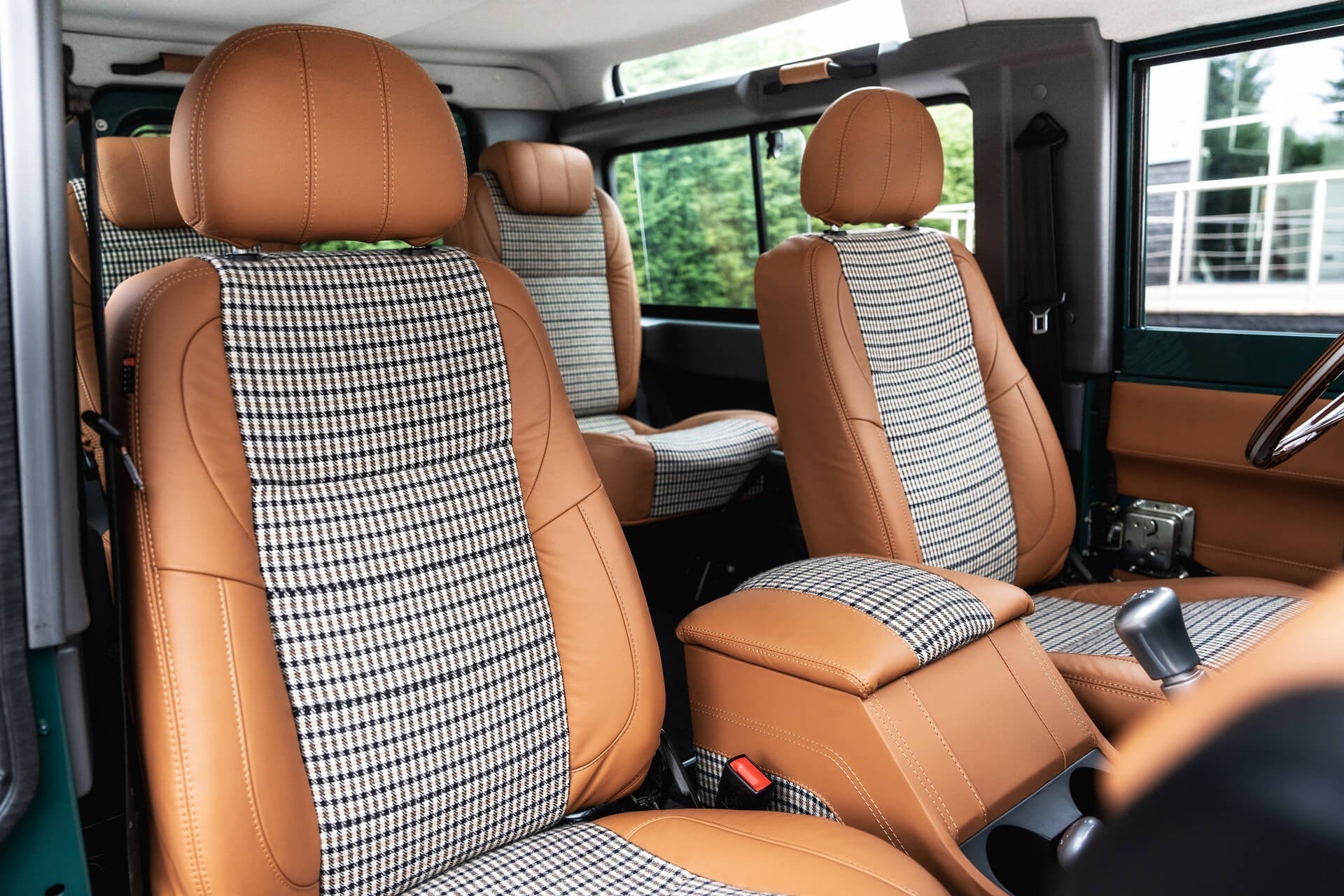 Land Rover Defender Gallery Image