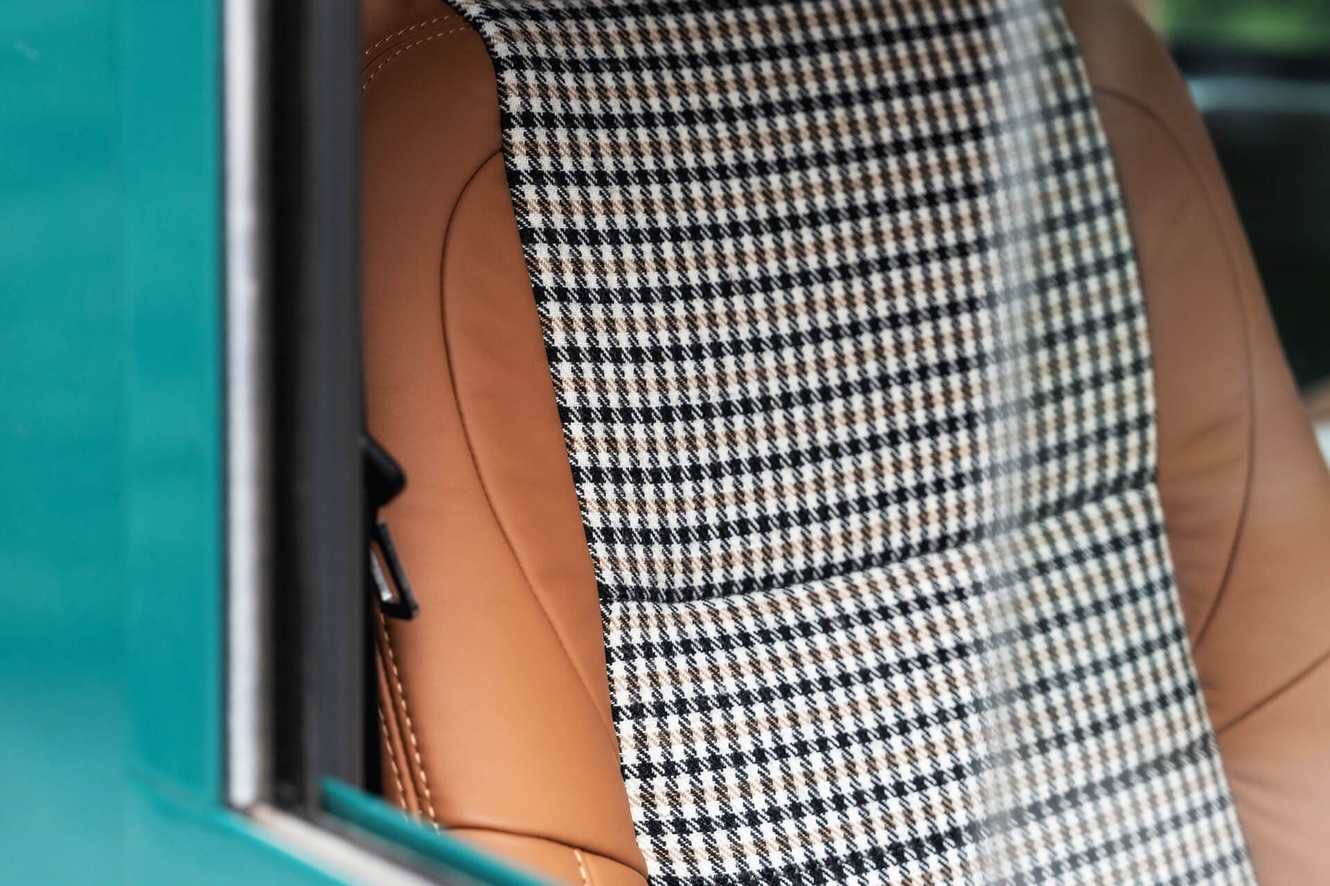 Land Rover Defender Gallery Image