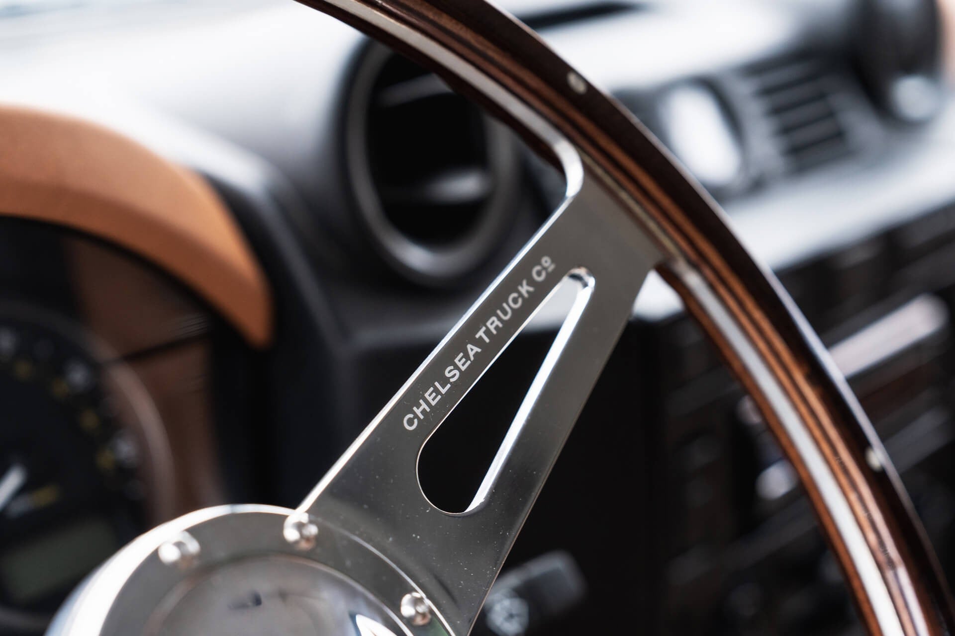 Land Rover Defender Gallery Image