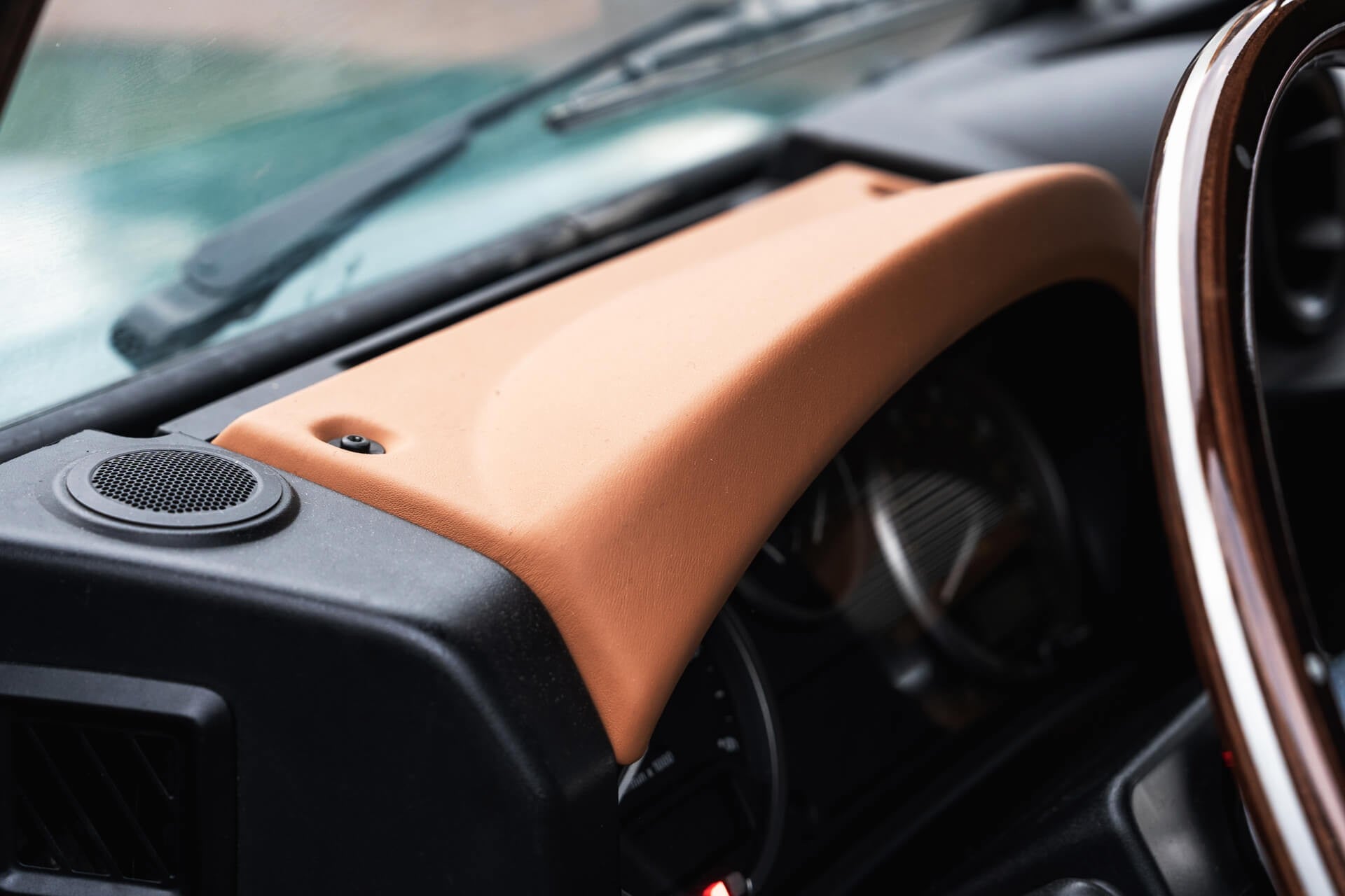 Land Rover Defender Gallery Image