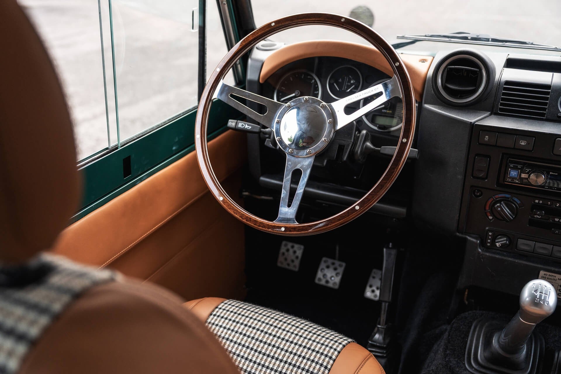 Land Rover Defender Gallery Image