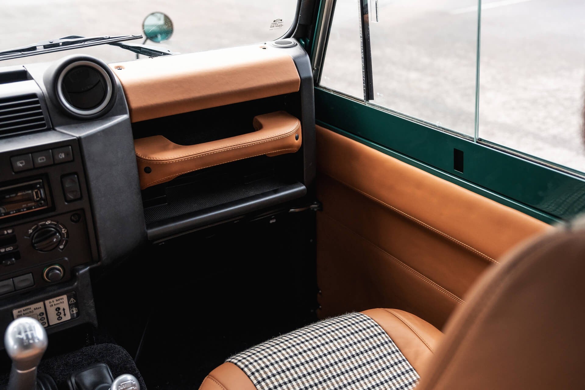 Land Rover Defender Gallery Image