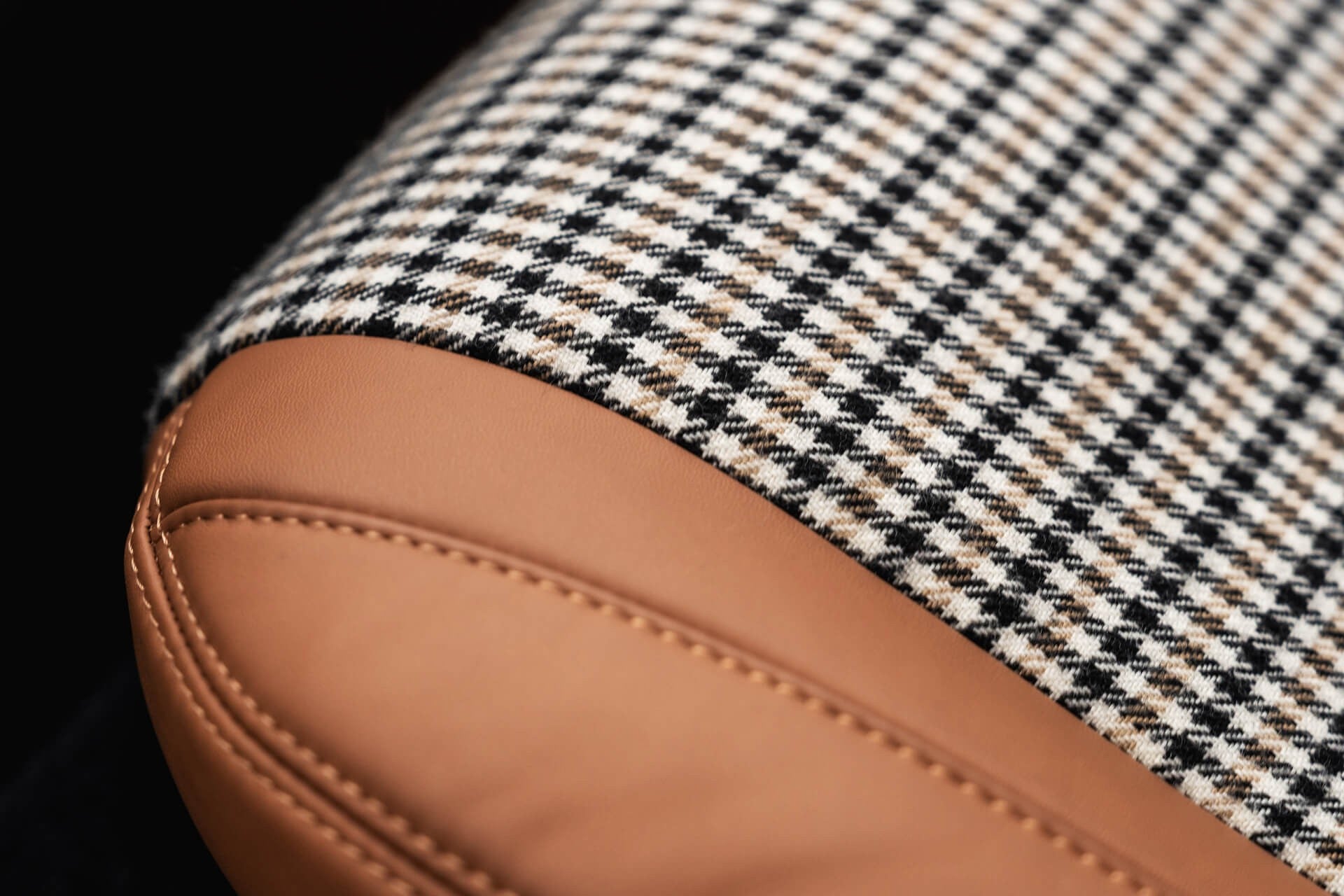 Land Rover Defender Gallery Image