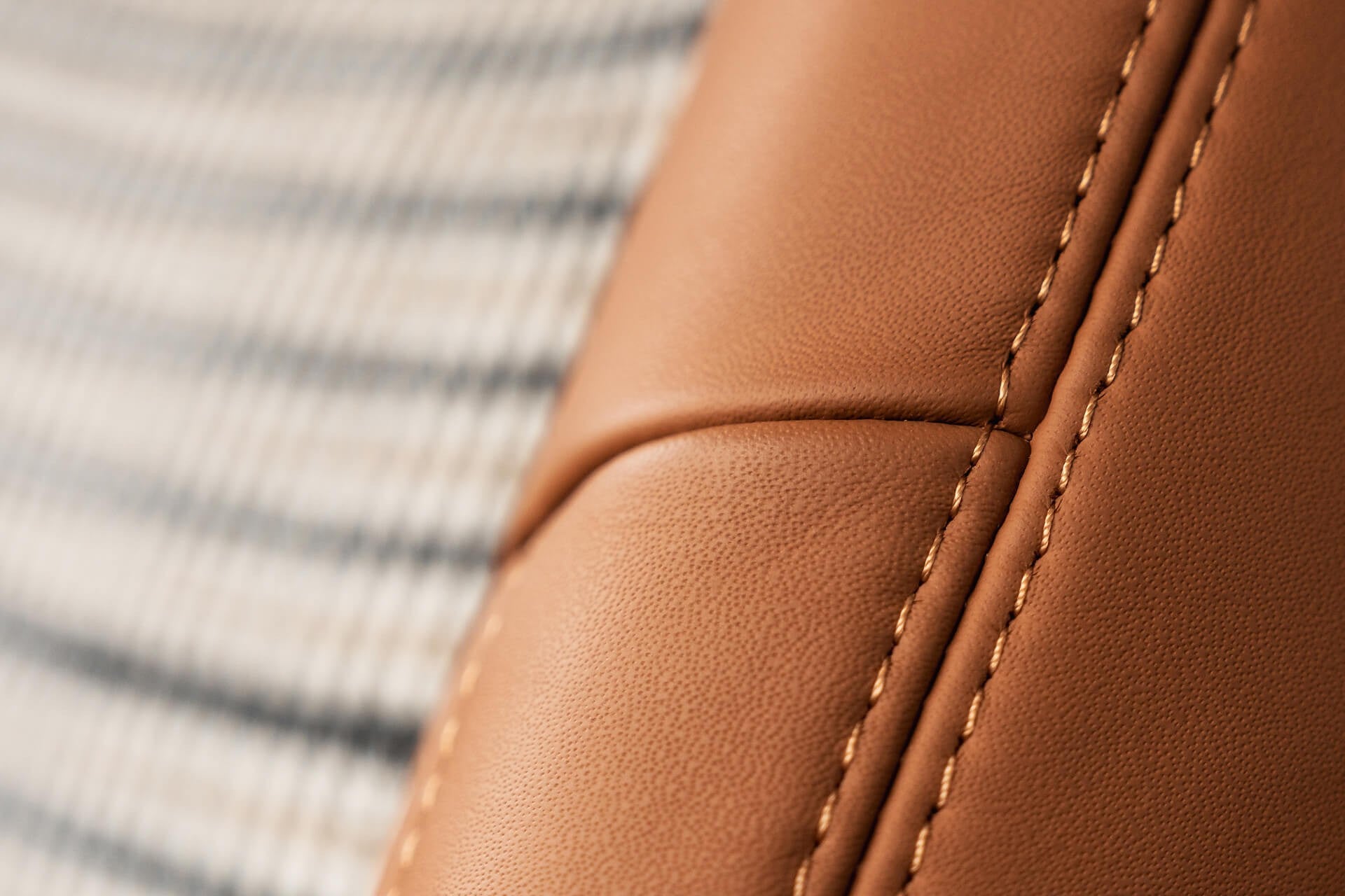 Land Rover Defender Gallery Image