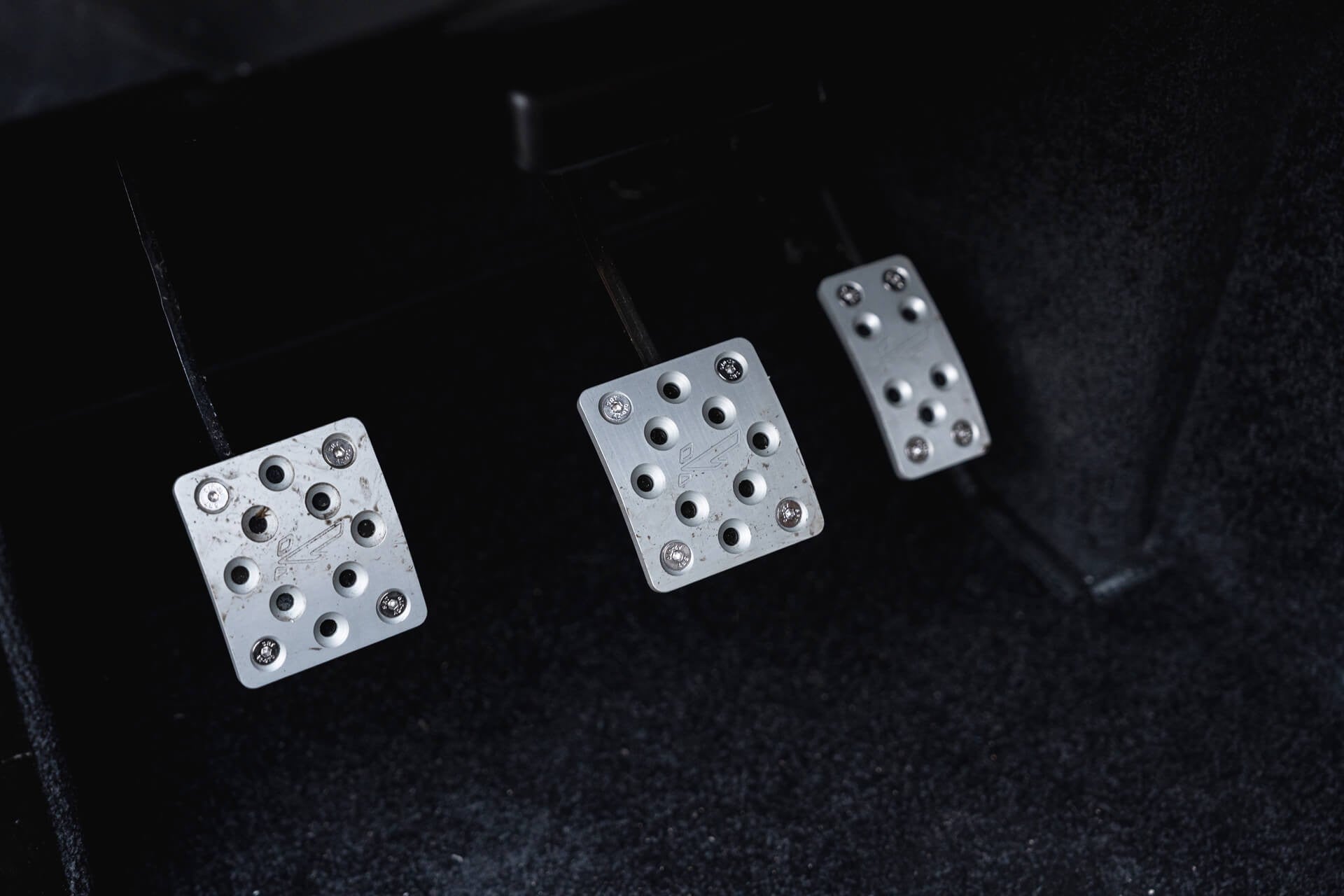 Land Rover Defender Gallery Image