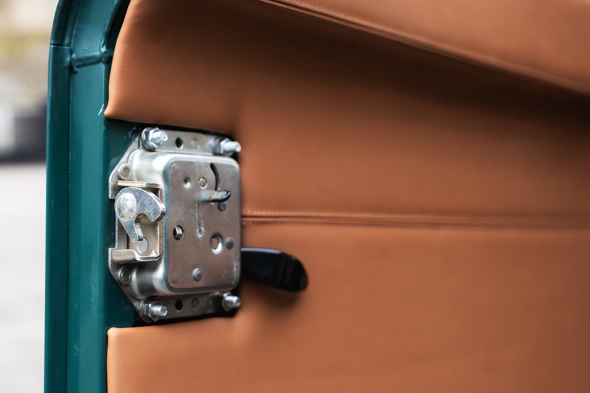 Land Rover Defender Gallery Image