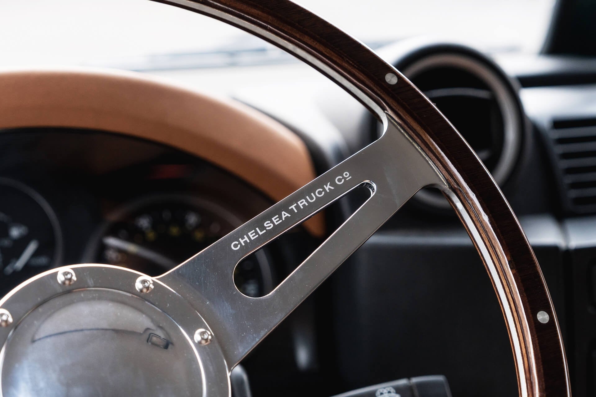 Land Rover Defender Gallery Image