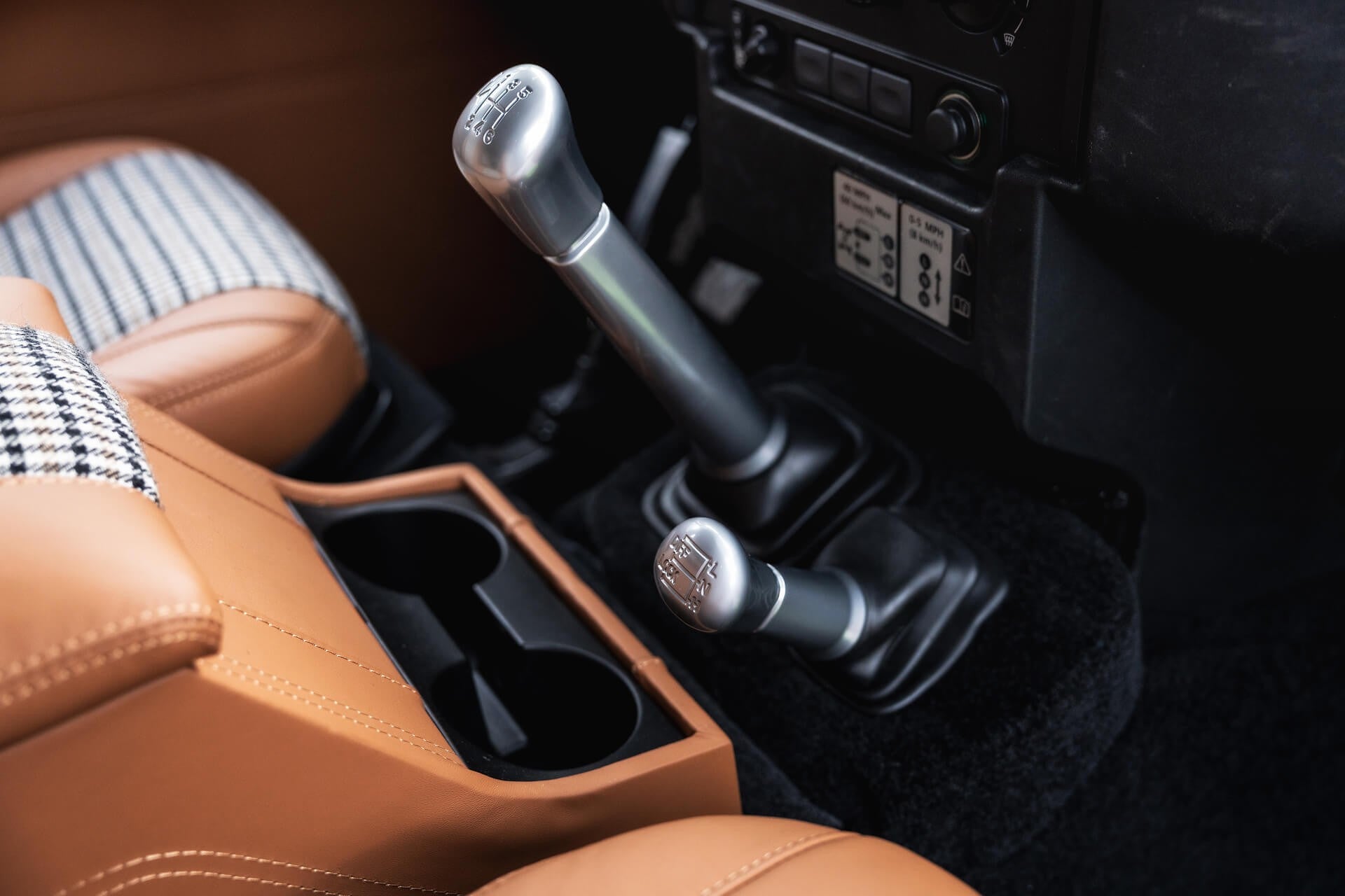 Land Rover Defender Gallery Image