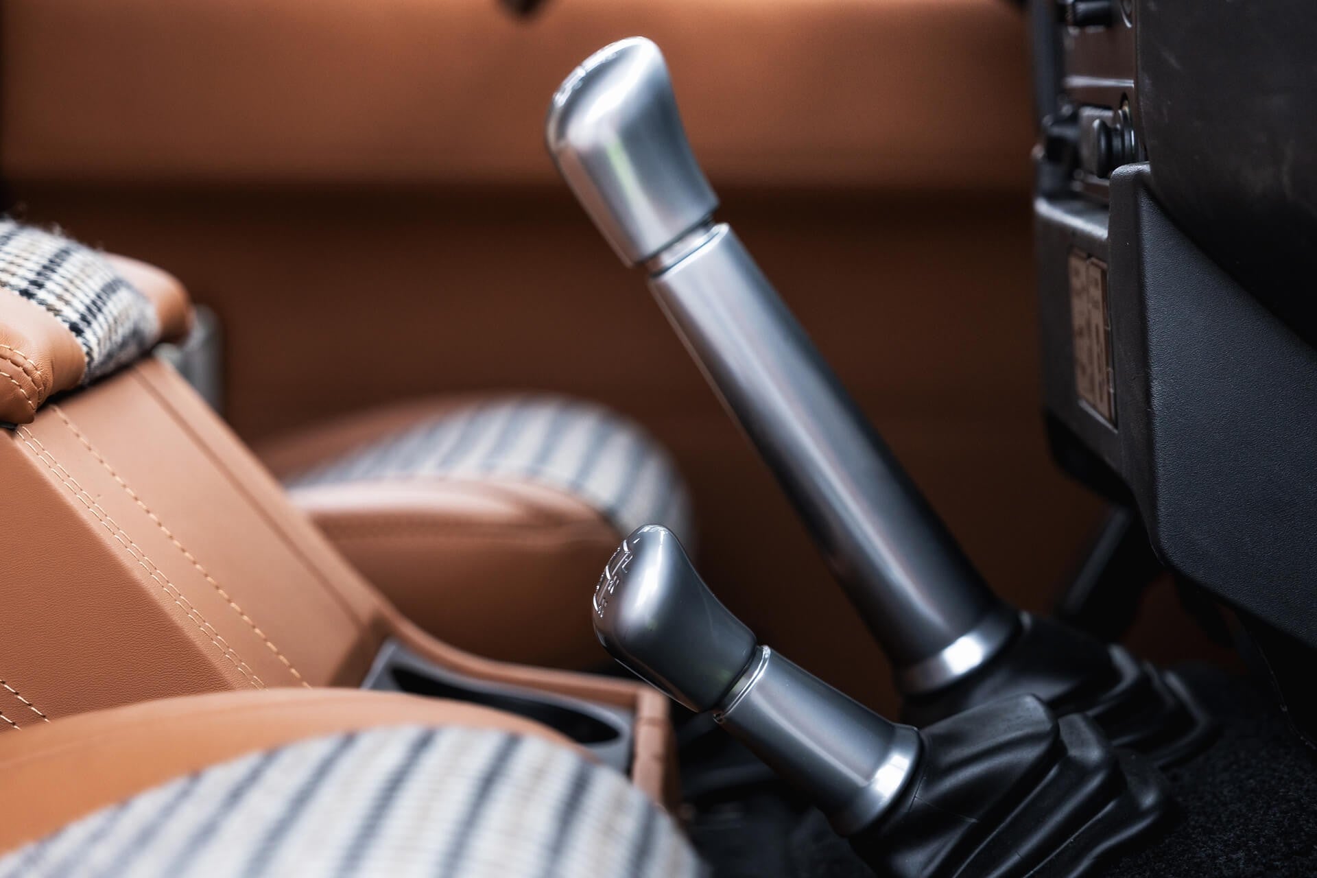 Land Rover Defender Gallery Image