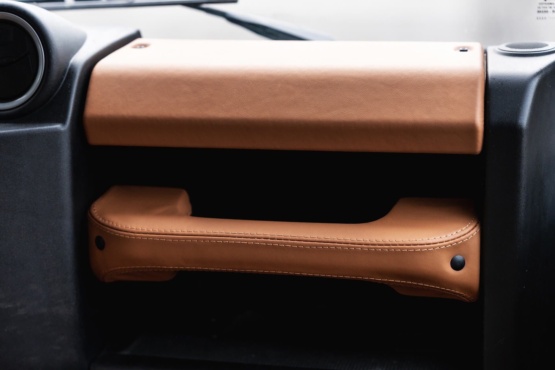 Land Rover Defender Gallery Image