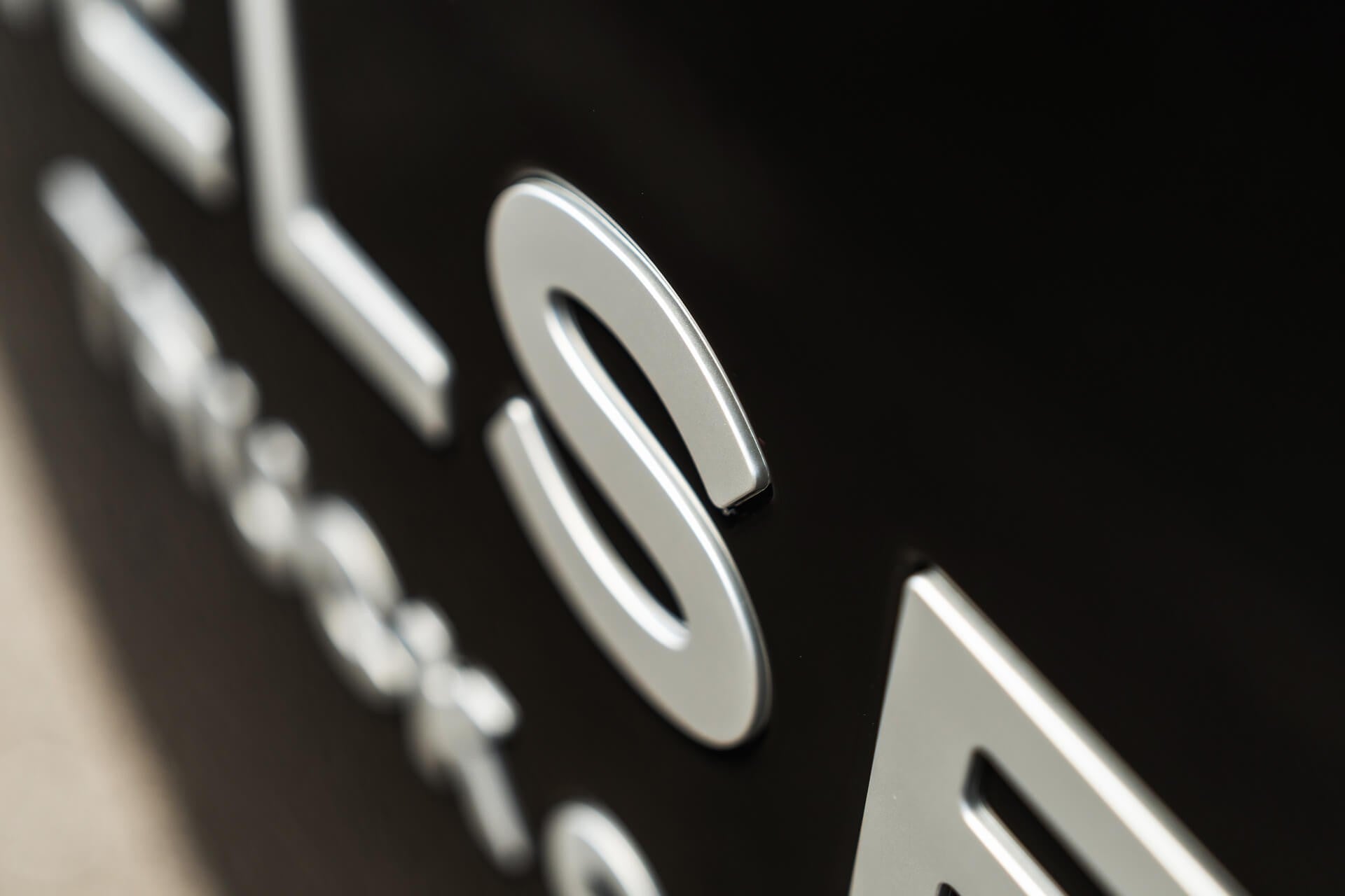 Land Rover Defender 90 P400 XS Edition Gallery Image