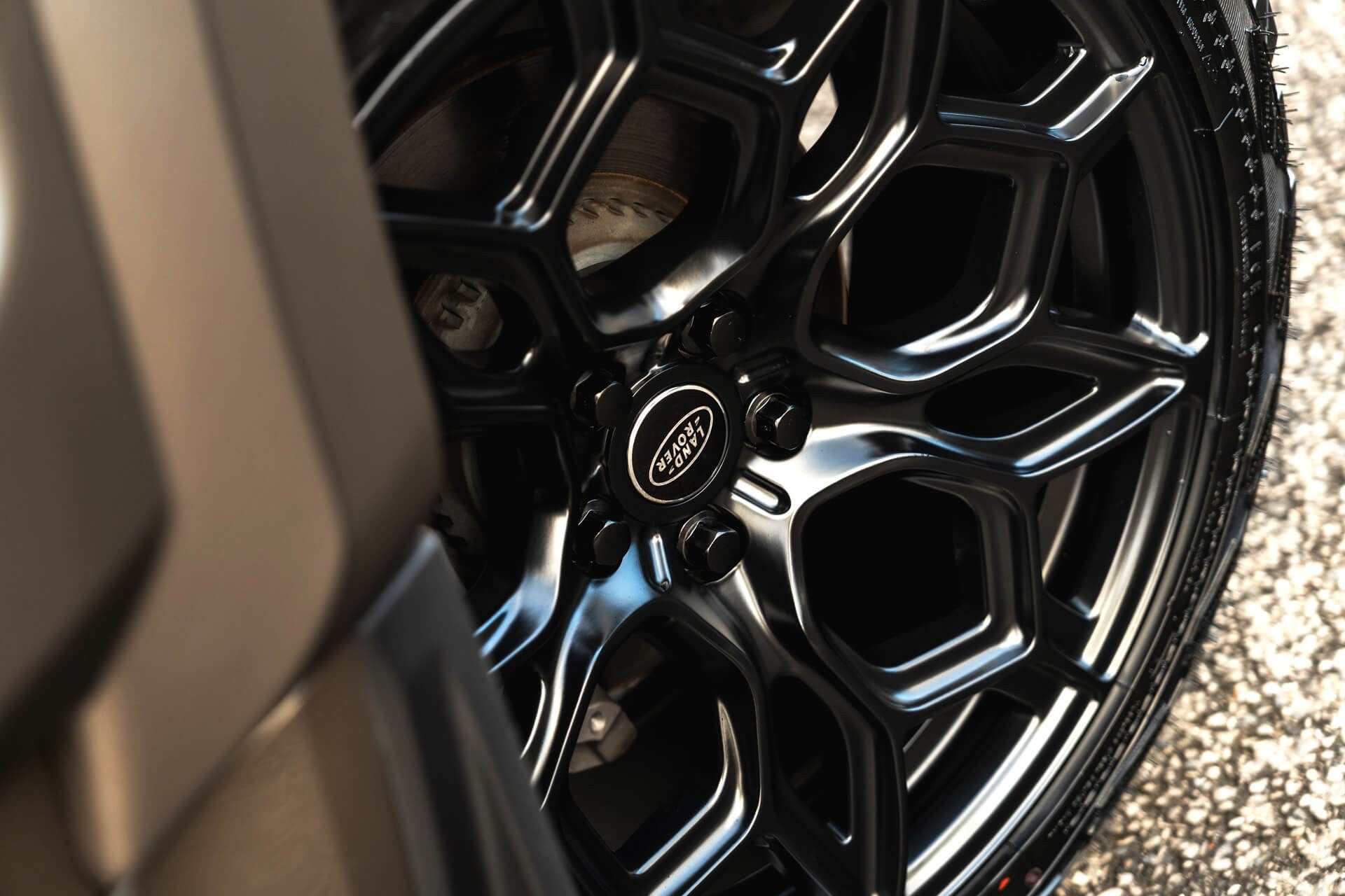 Land Rover Defender 90 P400 XS Edition Gallery Image