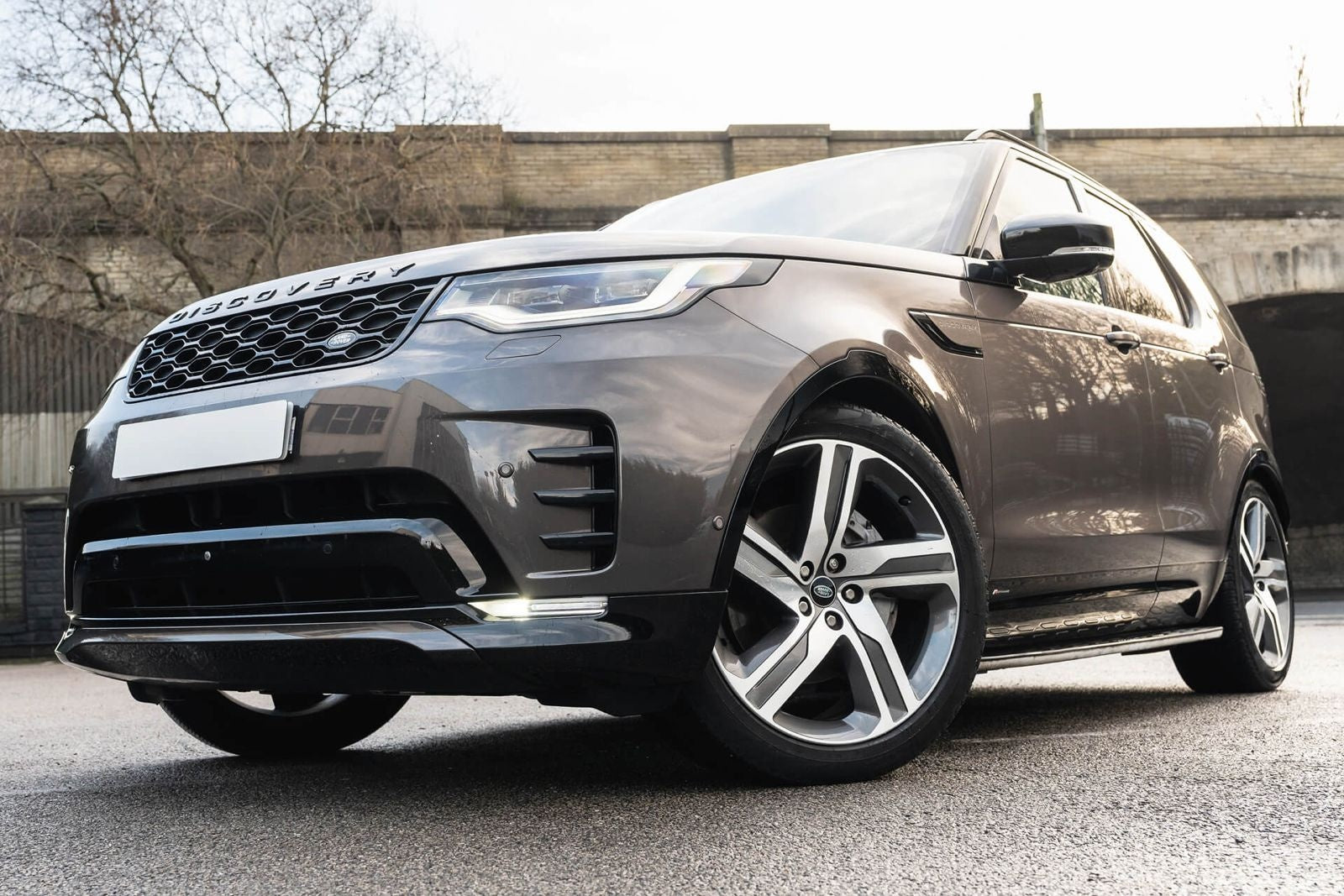 Land Rover Discovery Gallery Image