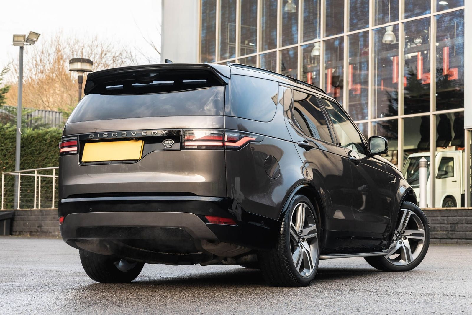 Land Rover Discovery Gallery Image