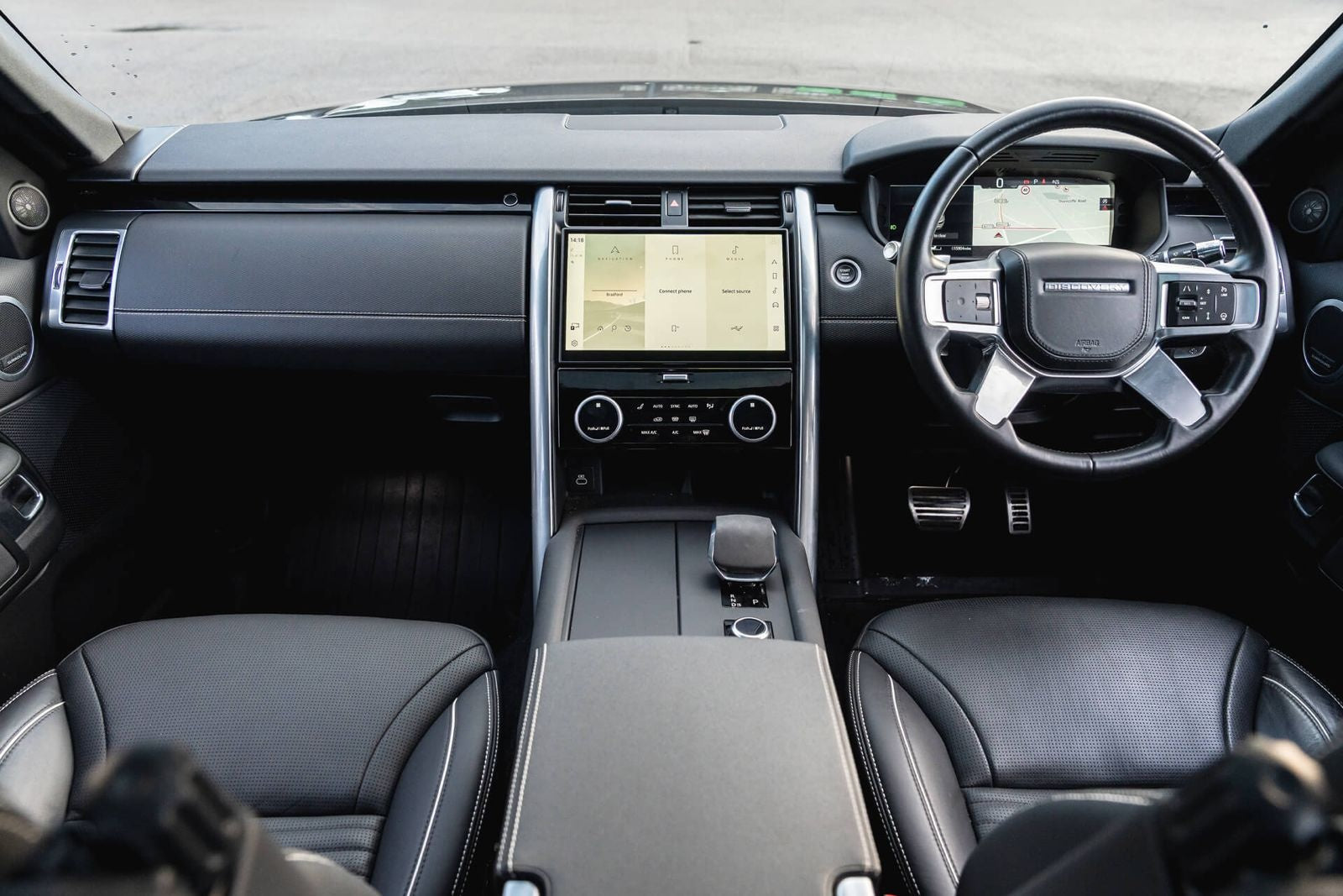 Land Rover Discovery Gallery Image