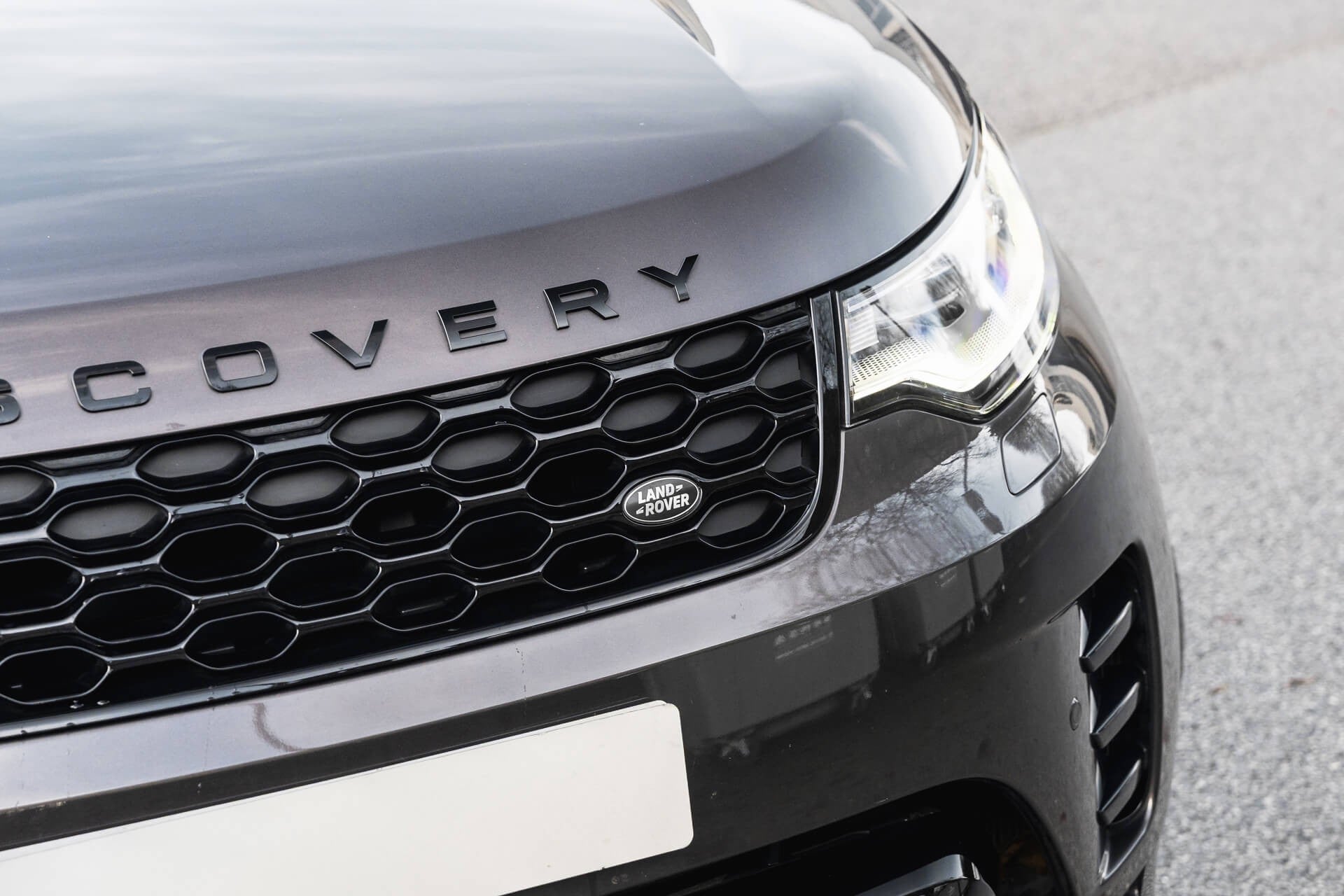 Land Rover Discovery Gallery Image