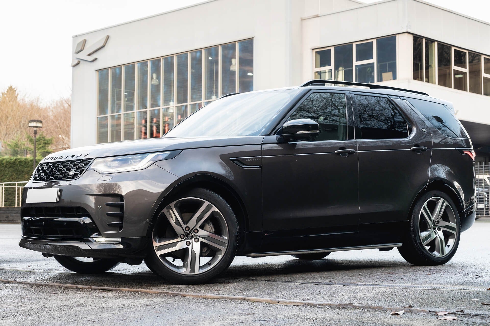 Land Rover Discovery Gallery Image