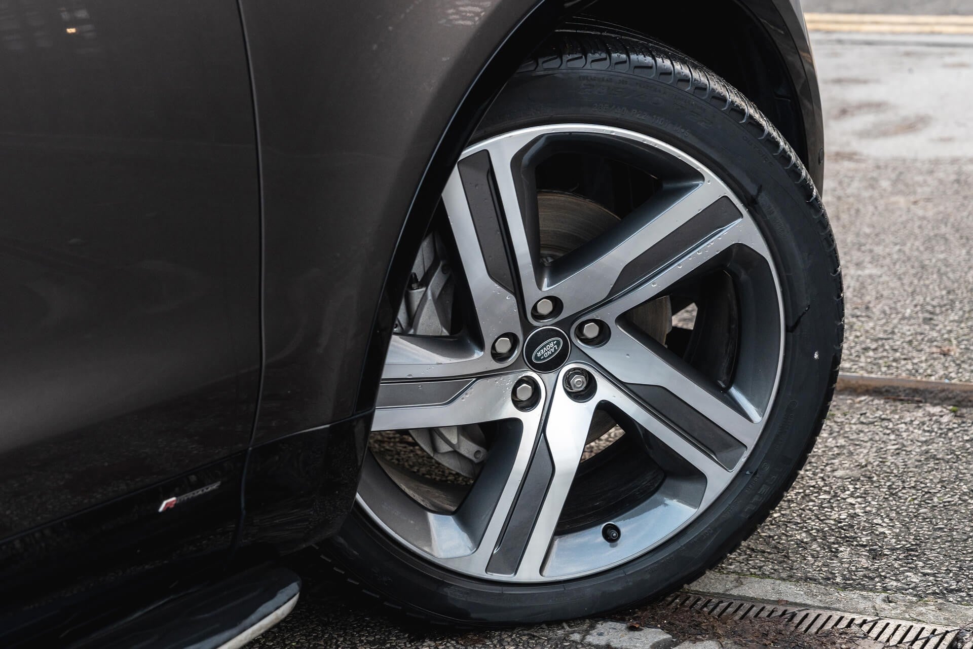 Land Rover Discovery Gallery Image