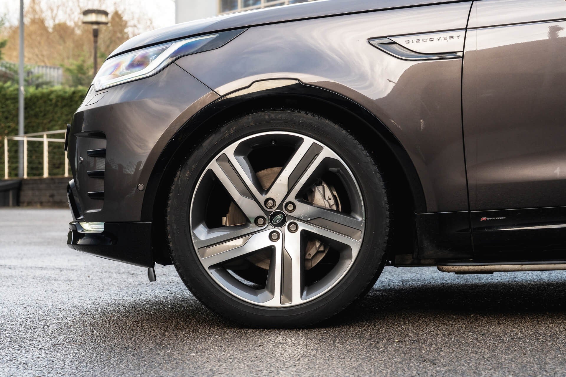 Land Rover Discovery Gallery Image