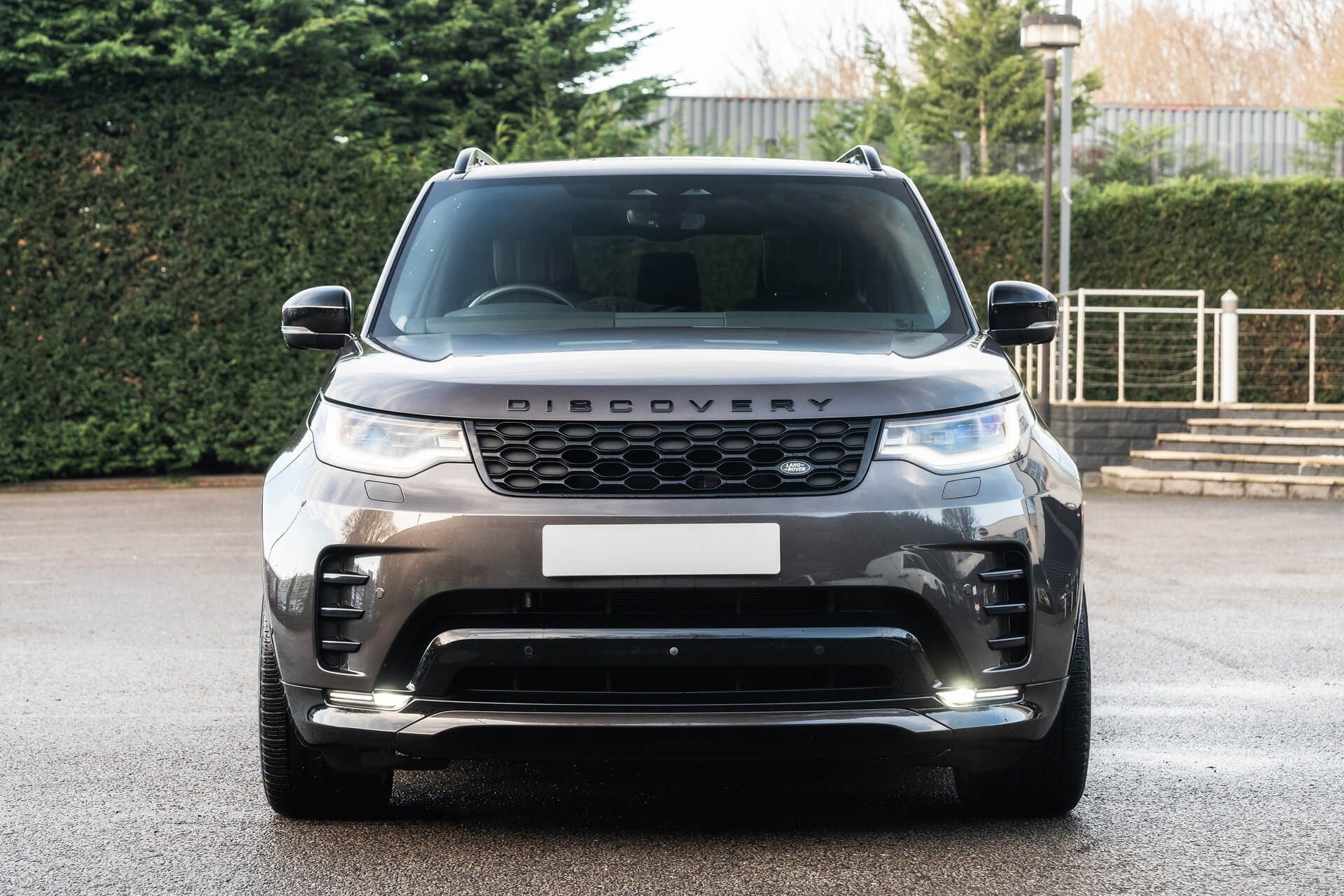 Land Rover Discovery Gallery Image