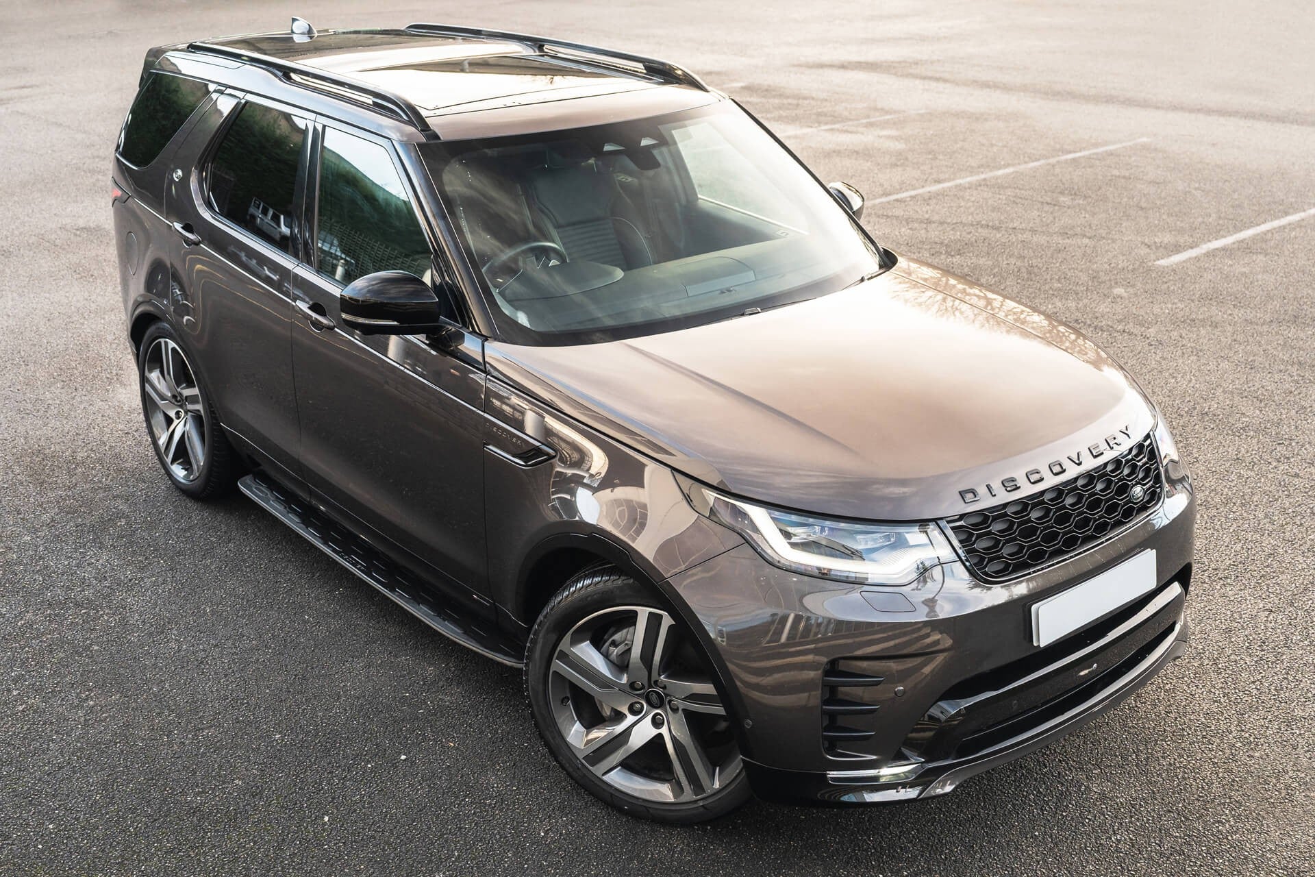 Land Rover Discovery Gallery Image