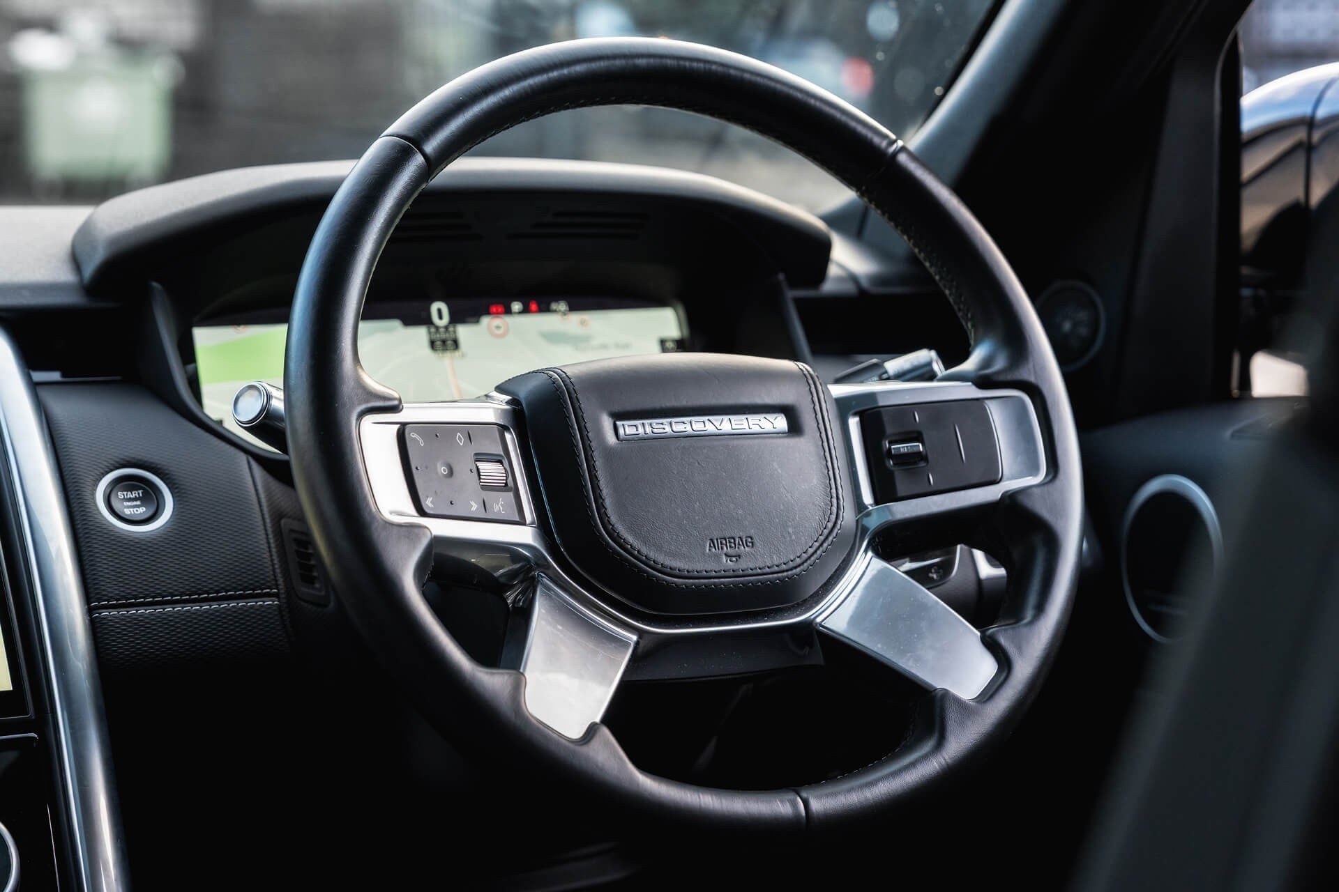 Land Rover Discovery Gallery Image