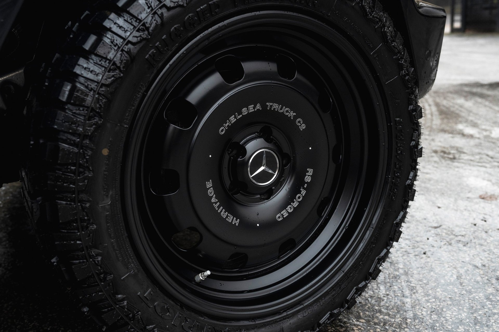 Mercedes-Benz G400d AMG Line (Premium Plus) Gallery Image