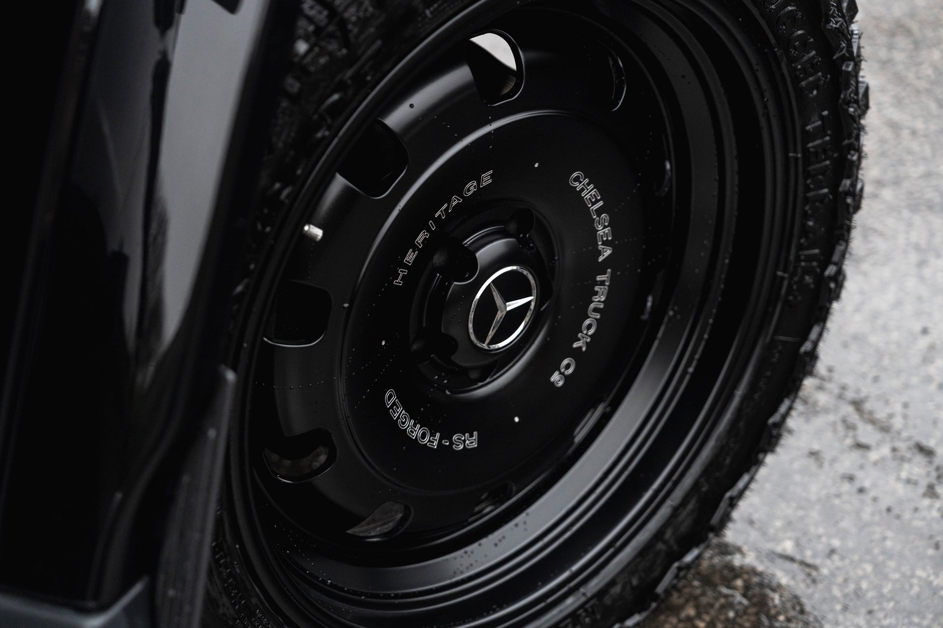Mercedes-Benz G400d AMG Line (Premium Plus) Gallery Image