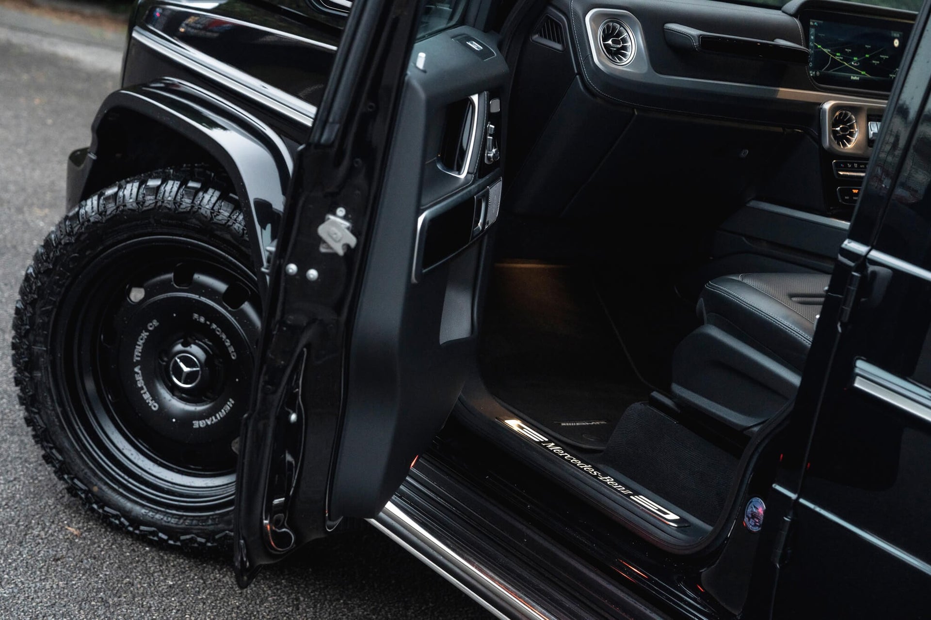 Mercedes-Benz G400d AMG Line (Premium Plus) Gallery Image